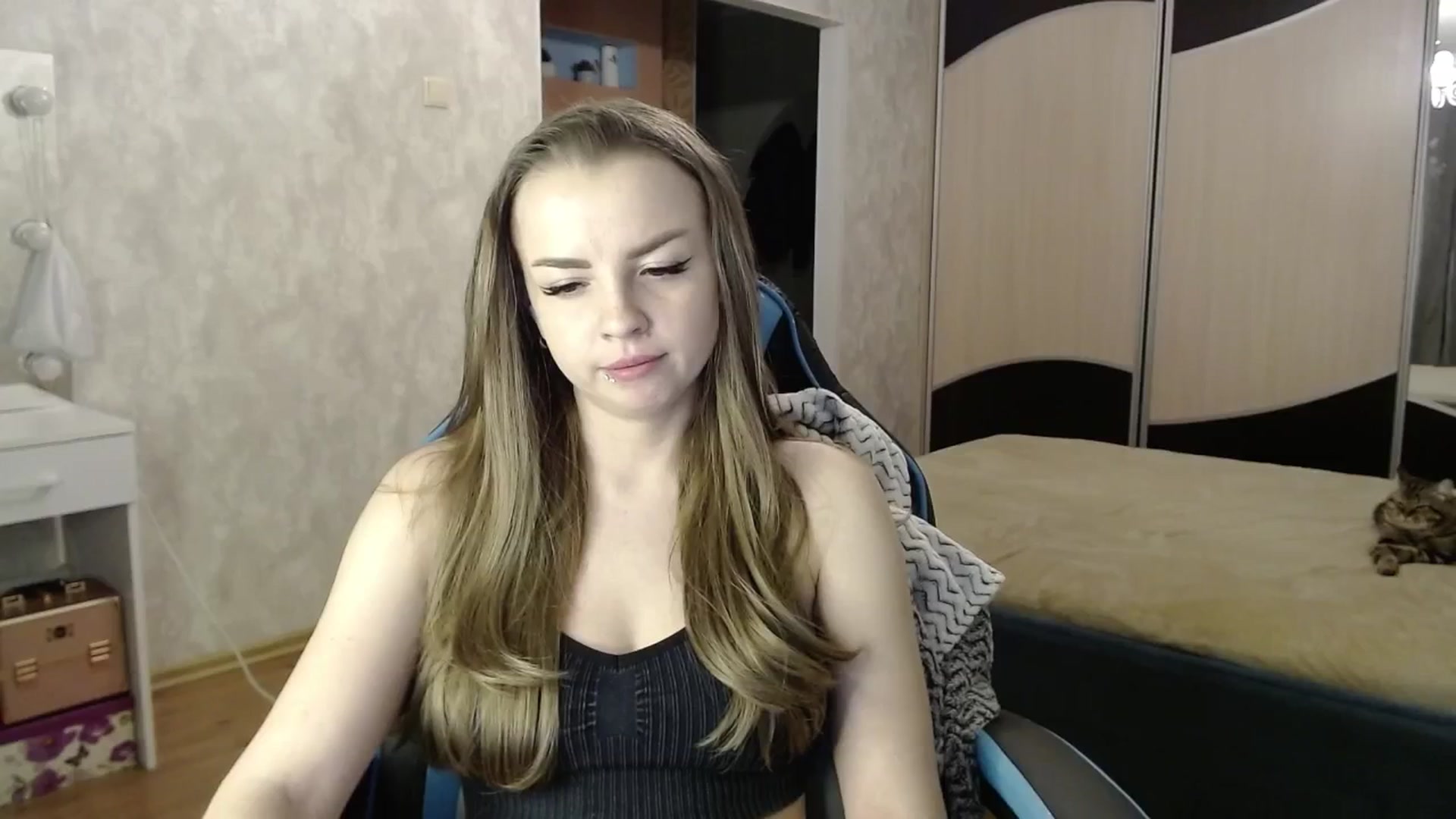 Gallery image thumbnail from Lio_noy's myfreecams stream on, 11/10/2024, 21:58 image 17 of 20