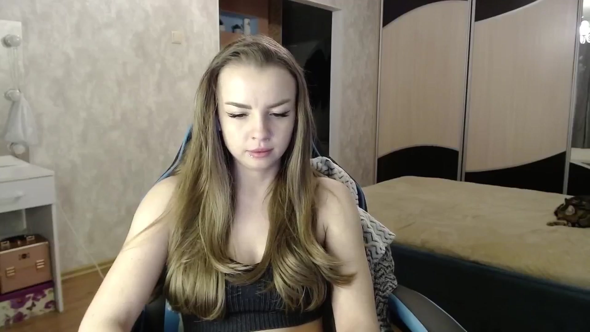 Gallery image thumbnail from Lio_noy's myfreecams stream on, 11/10/2024, 21:58 image 9 of 20