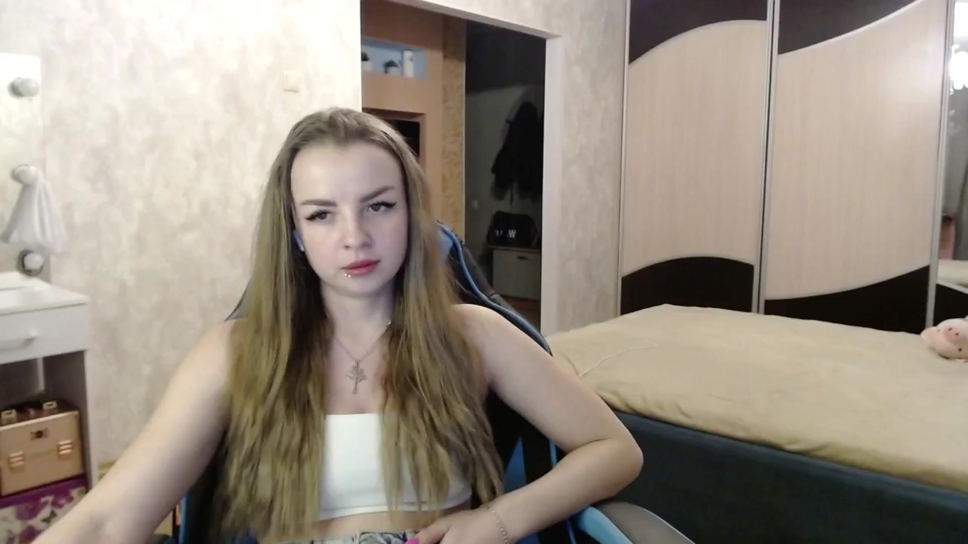 Gallery image thumbnail from Lio_noy's myfreecams stream on, 11/15/2024, 24:15 image 8 of 20