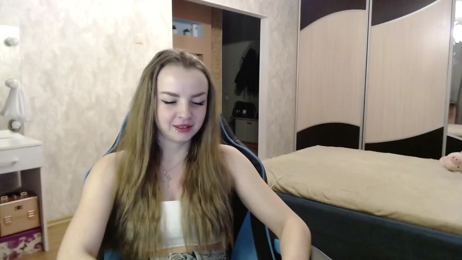 Gallery image thumbnail from Lio_noy's myfreecams stream on, 11/15/2024, 24:15 image 5 of 20
