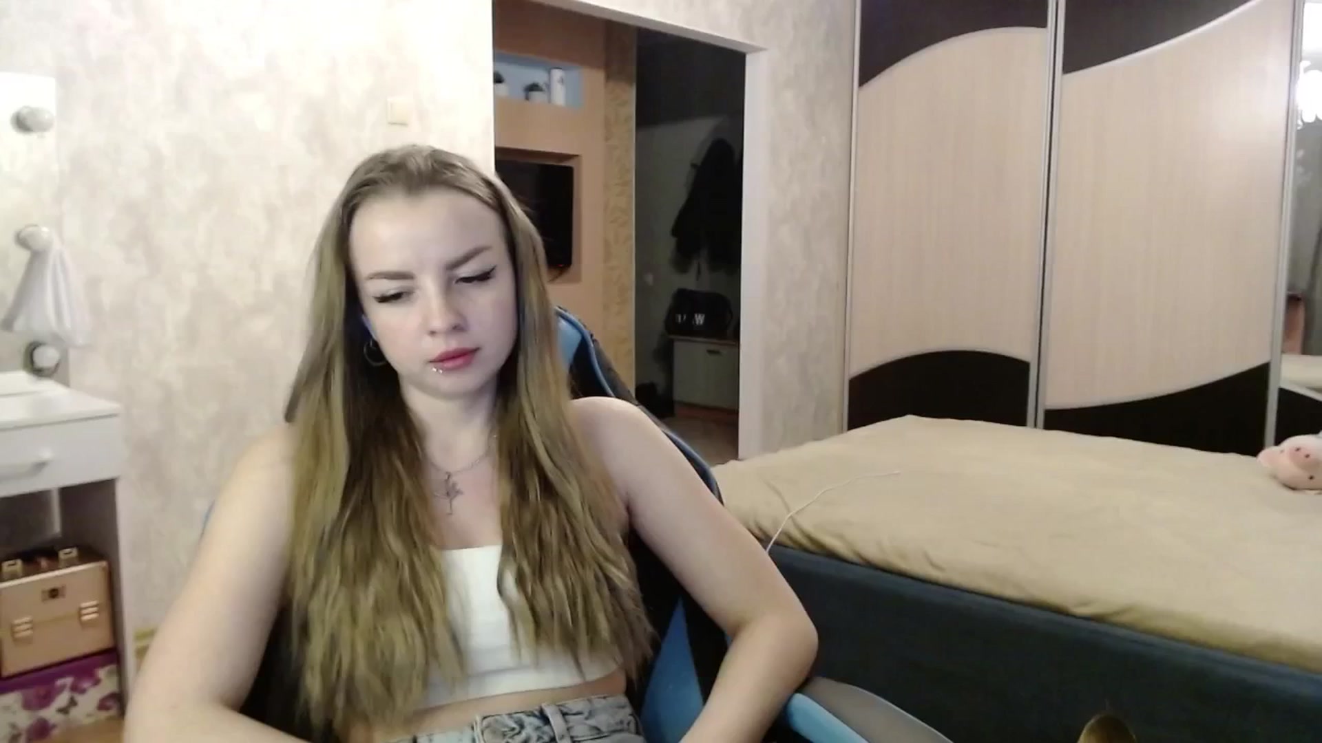 Gallery image thumbnail from Lio_noy's myfreecams stream on, 11/15/2024, 24:15 image 15 of 20
