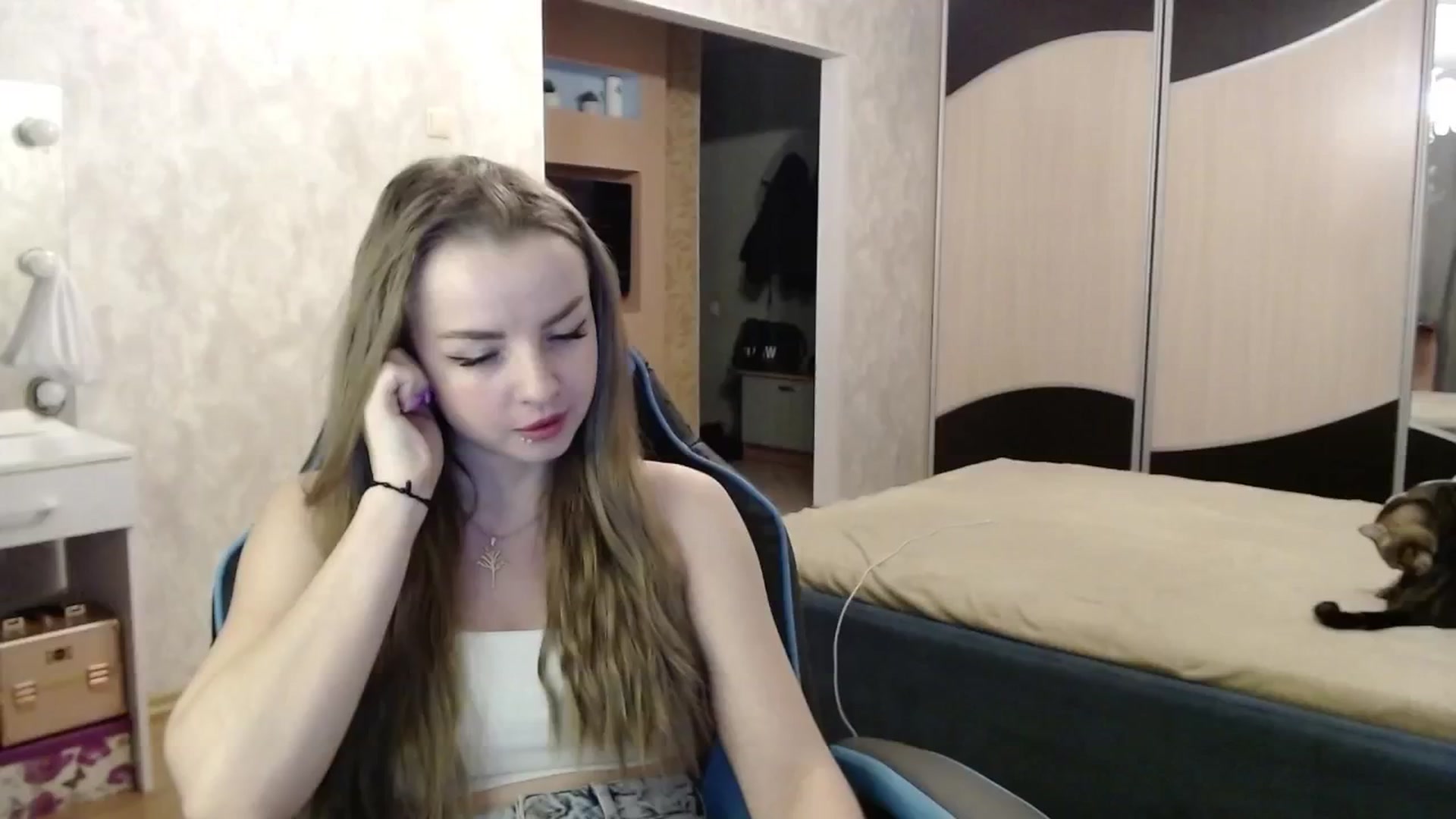 Gallery image thumbnail from Lio_noy's myfreecams stream on, 11/15/2024, 24:15 image 18 of 20