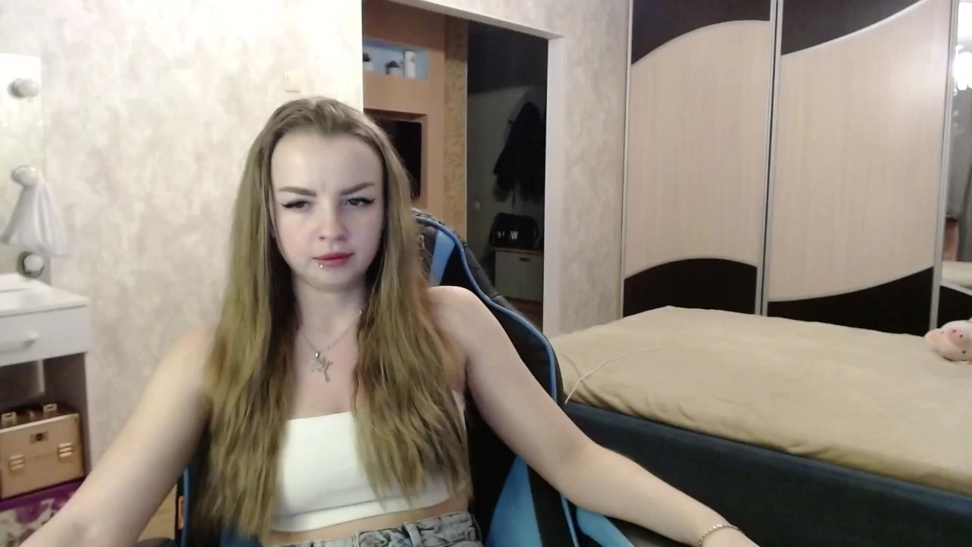 Gallery image thumbnail from Lio_noy's myfreecams stream on, 11/15/2024, 24:15 image 2 of 20