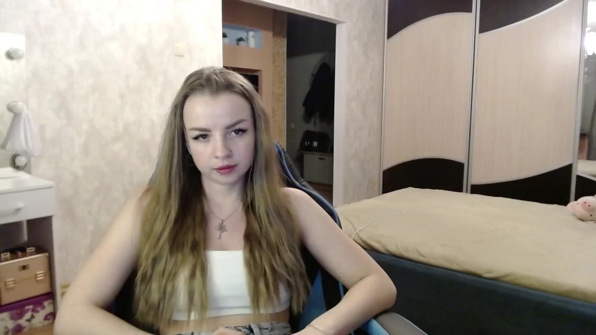 Gallery image thumbnail from Lio_noy's myfreecams stream on, 11/15/2024, 24:15 image 9 of 20