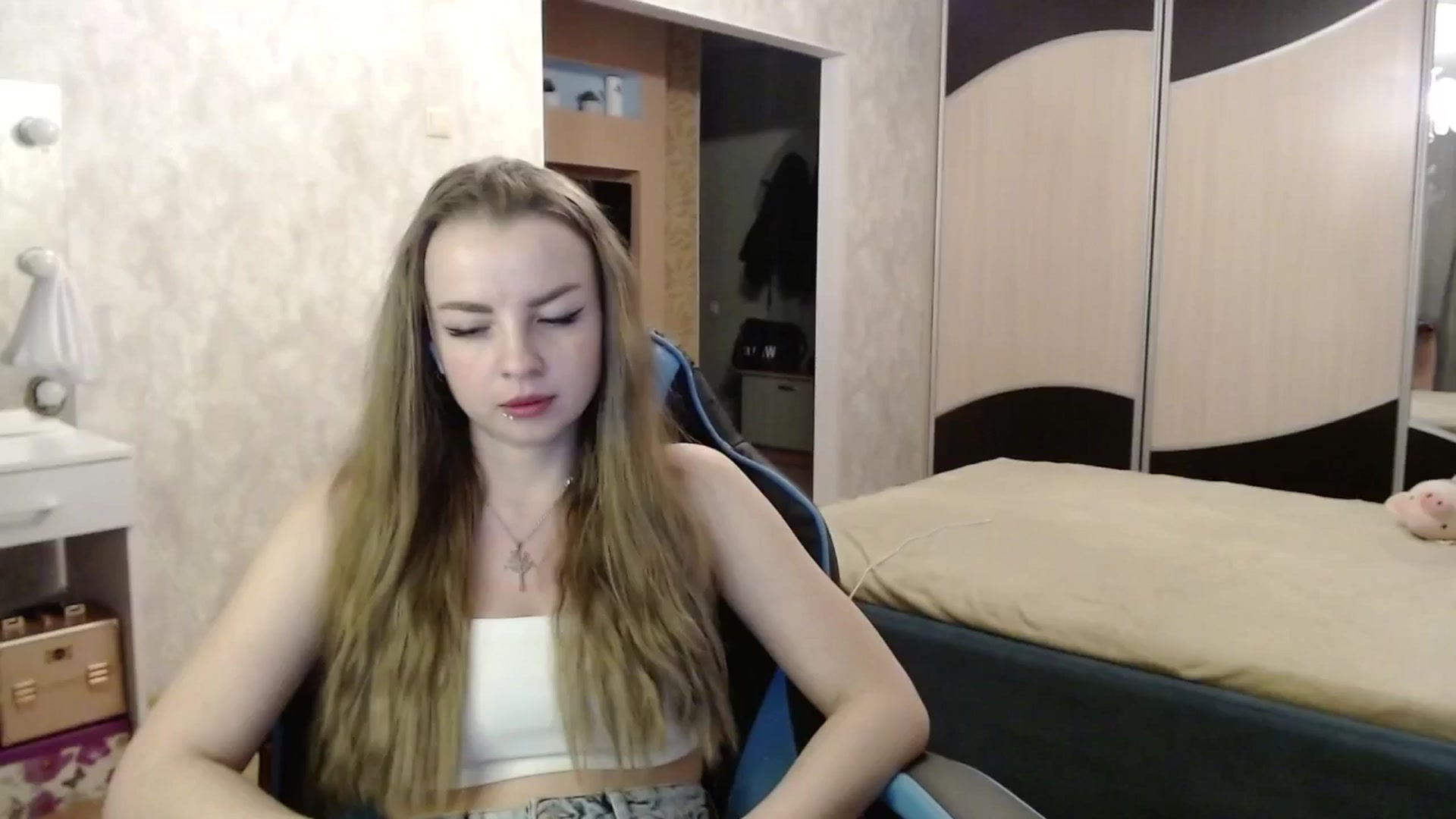 Gallery image thumbnail from Lio_noy's myfreecams stream on, 11/15/2024, 24:15 image 6 of 20