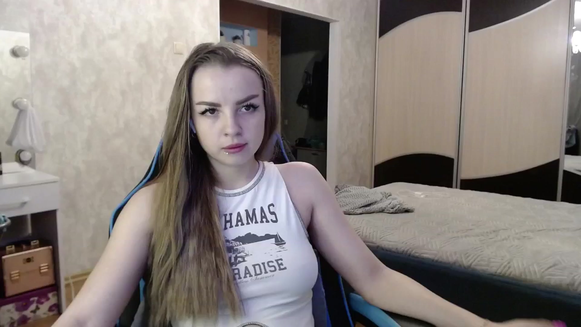 Gallery image thumbnail from Lio_noy's myfreecams stream on, 11/19/2024, 24:42 image 5 of 20