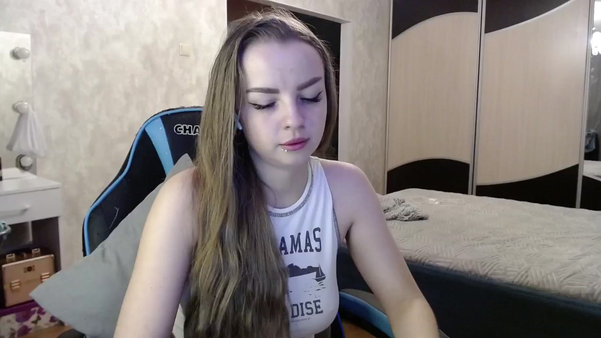 Gallery image thumbnail from Lio_noy's myfreecams stream on, 11/19/2024, 24:42 image 18 of 20