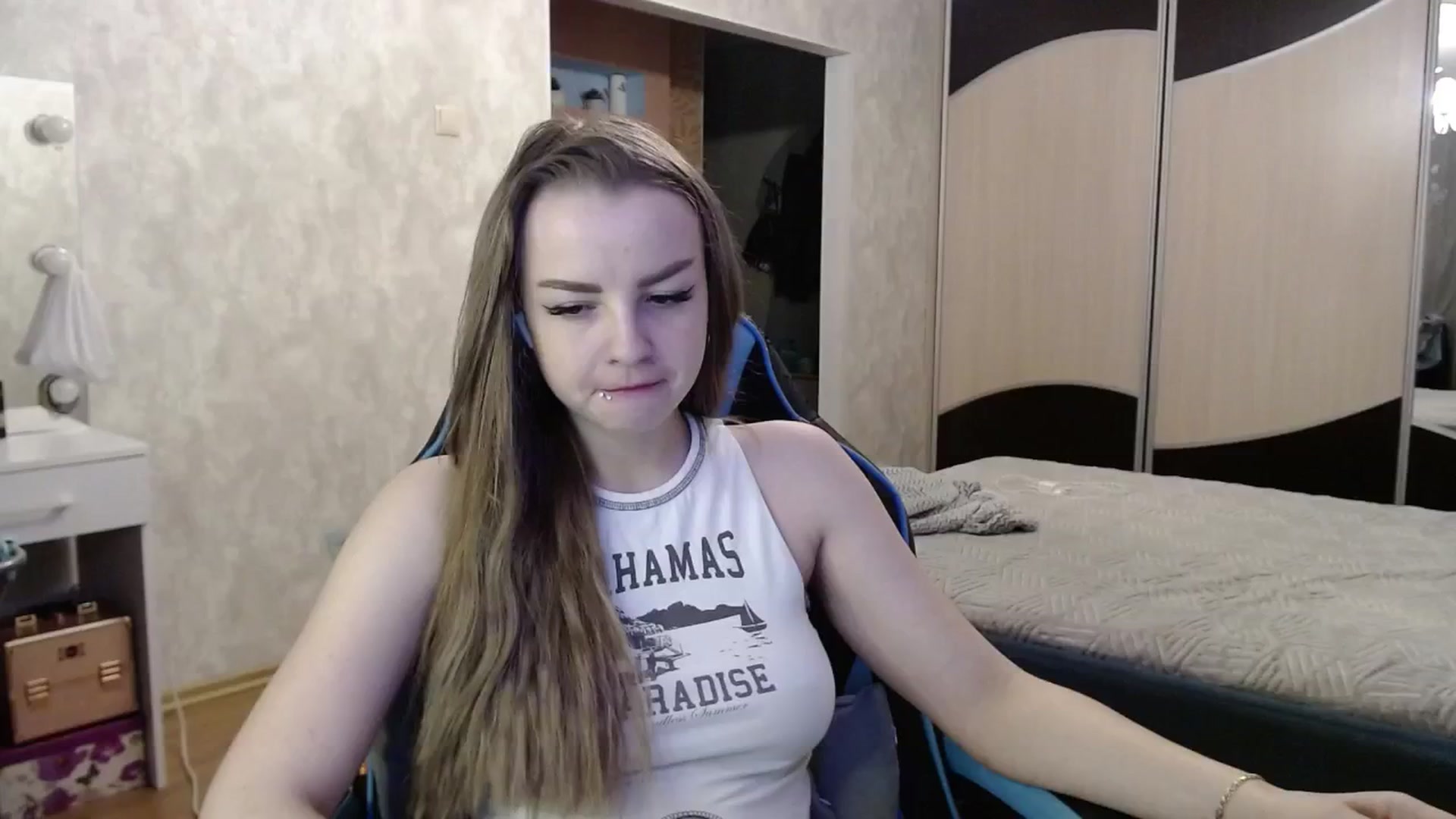 Gallery image thumbnail from Lio_noy's myfreecams stream on, 11/19/2024, 24:42 image 2 of 20