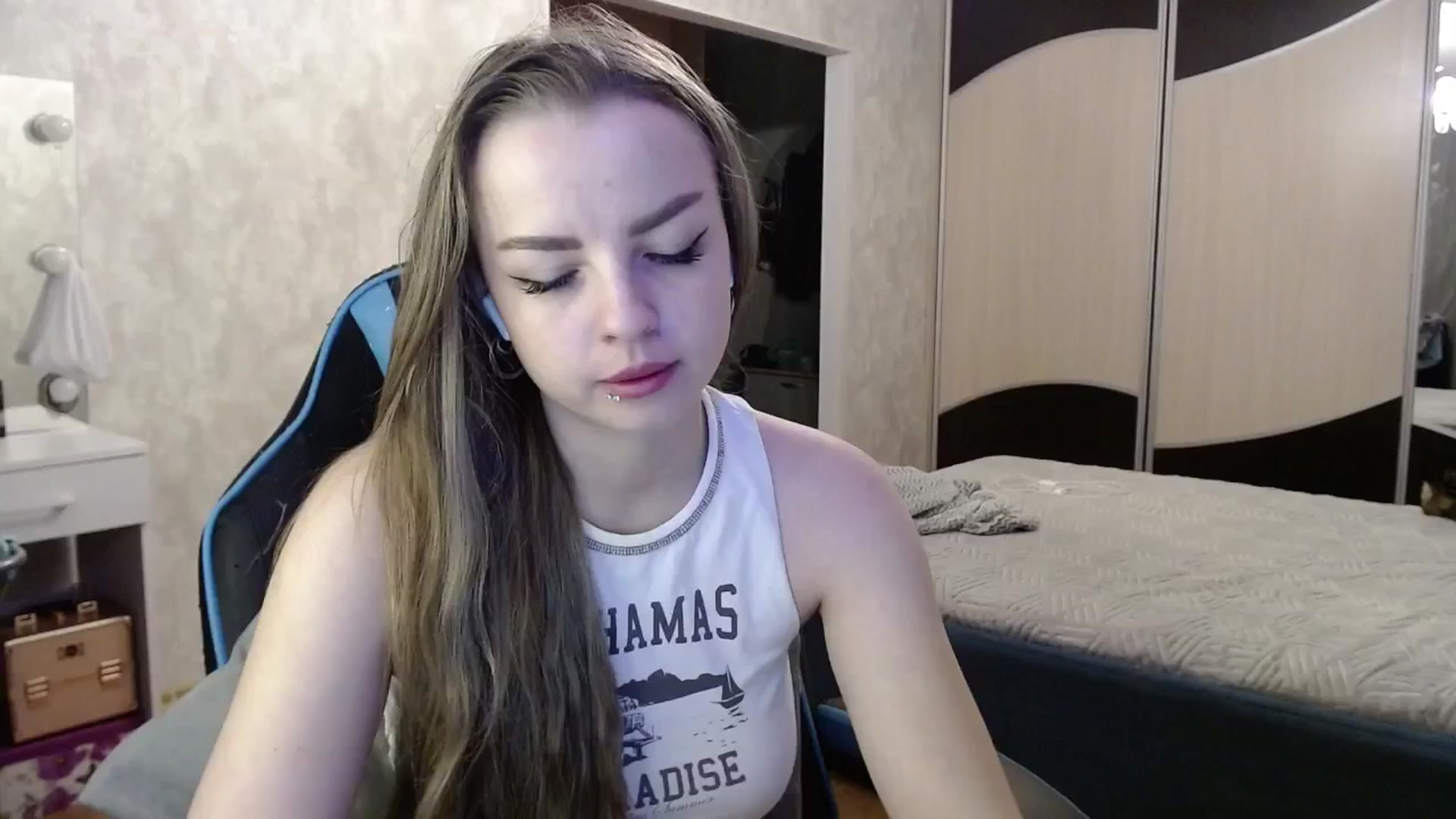 Gallery image thumbnail from Lio_noy's myfreecams stream on, 11/19/2024, 24:42 image 15 of 20