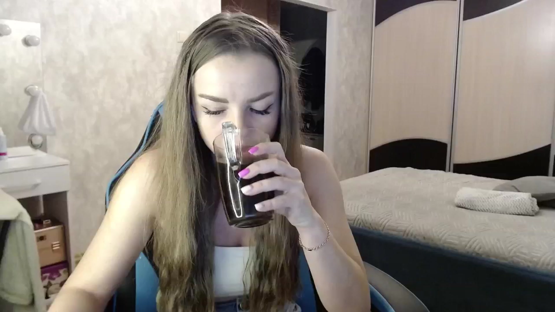 Gallery image thumbnail from Lio_noy's myfreecams stream on, 11/25/2024, 23:41 image 8 of 20