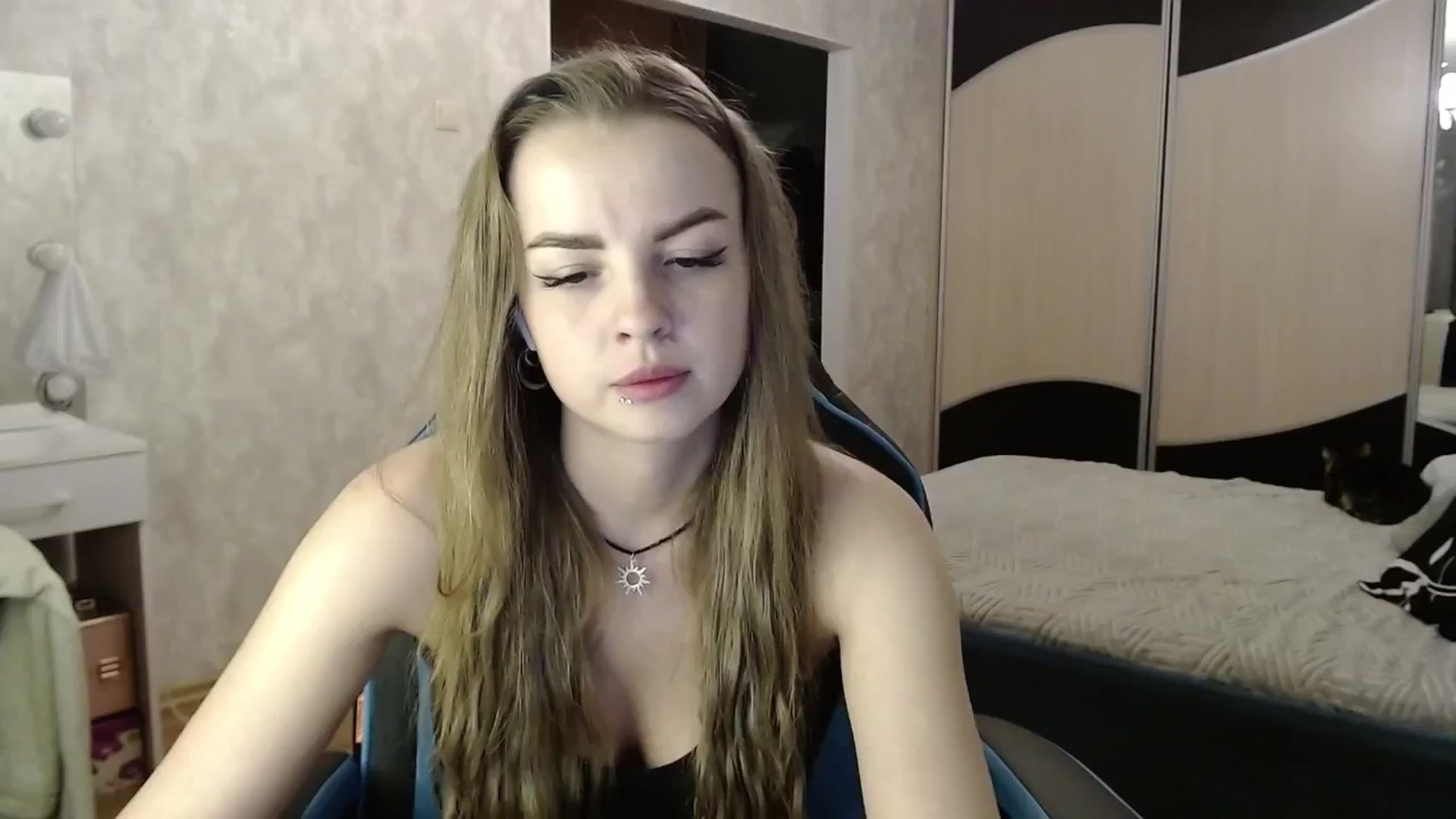 Gallery image thumbnail from Lio_noy's myfreecams stream on, 11/26/2024, 23:36 image 14 of 20