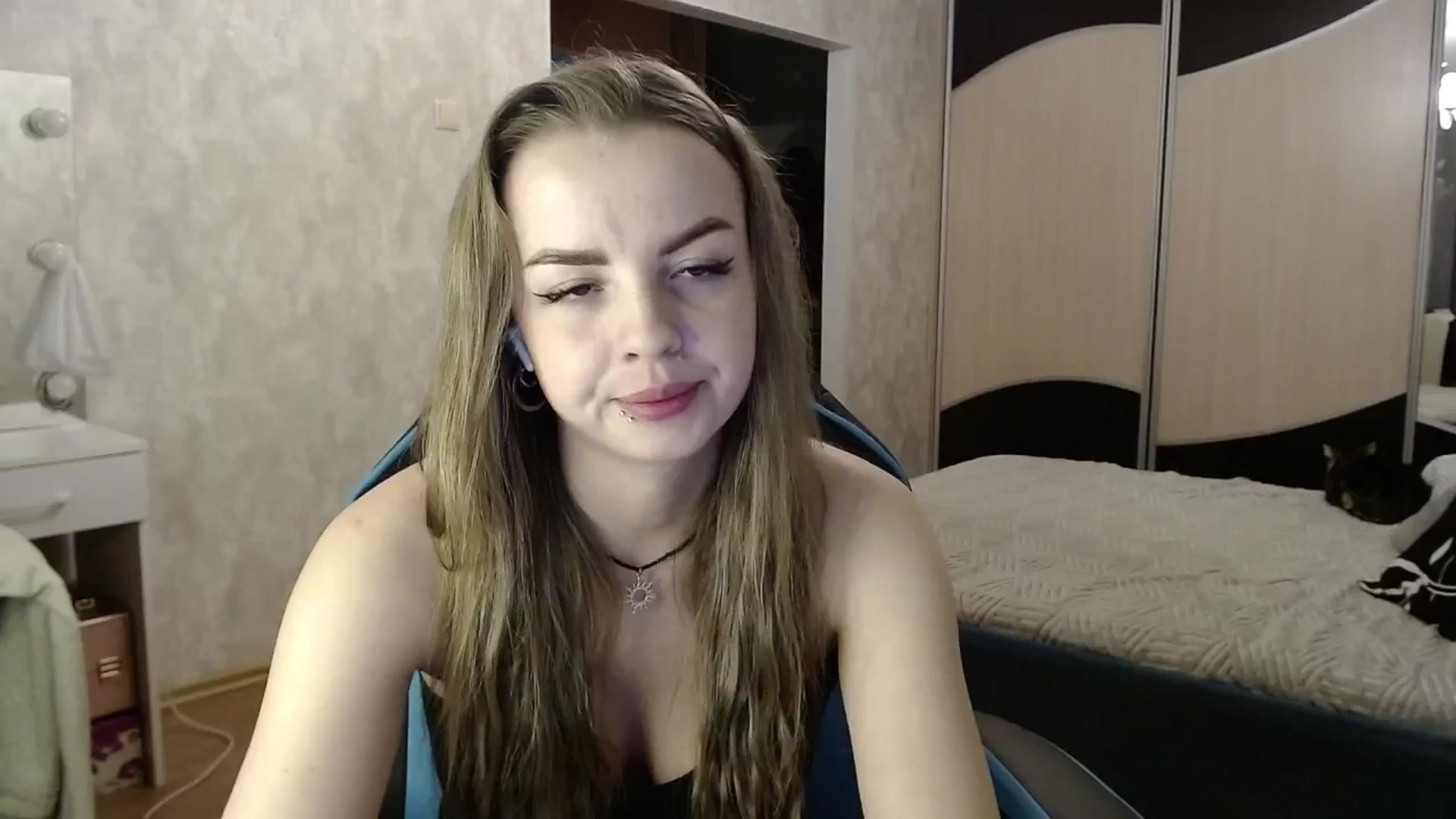 Gallery image thumbnail from Lio_noy's myfreecams stream on, 11/26/2024, 23:36 image 13 of 20