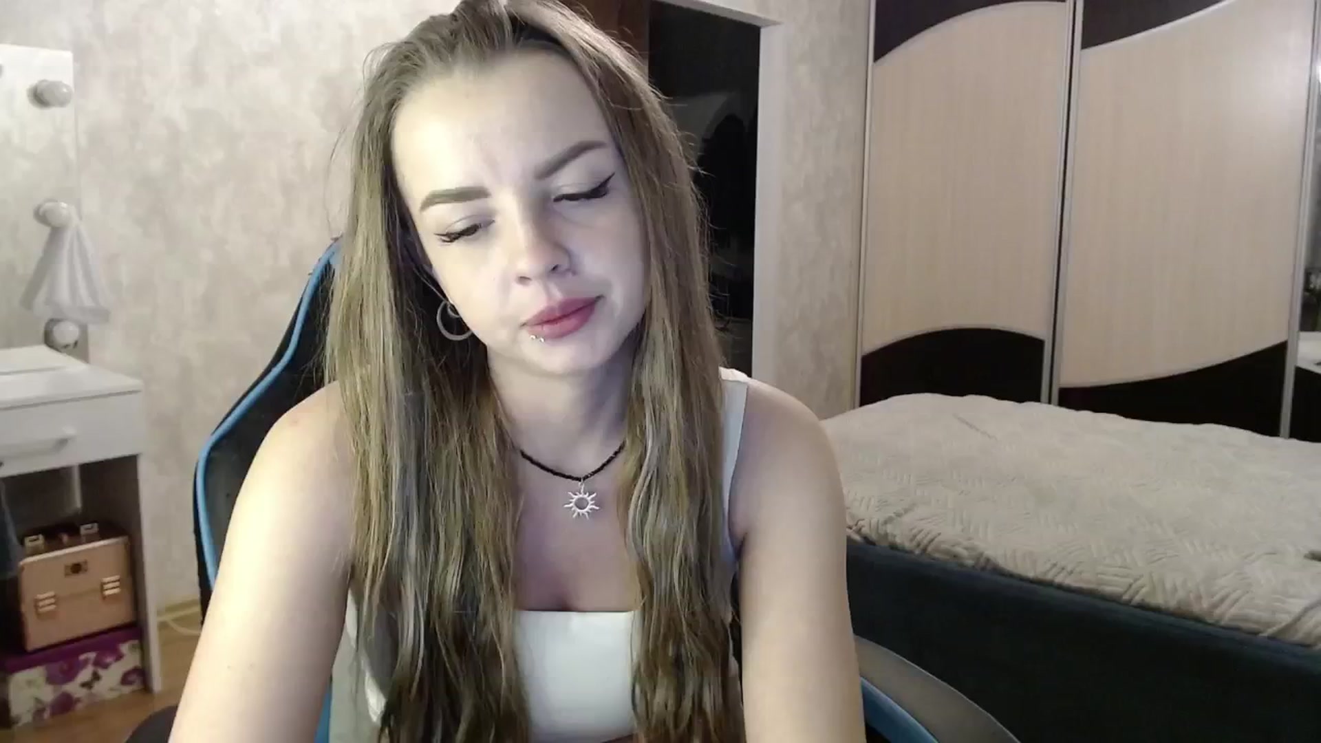Gallery image thumbnail from Lio_noy's myfreecams stream on, 11/28/2024, 23:29 image 17 of 20