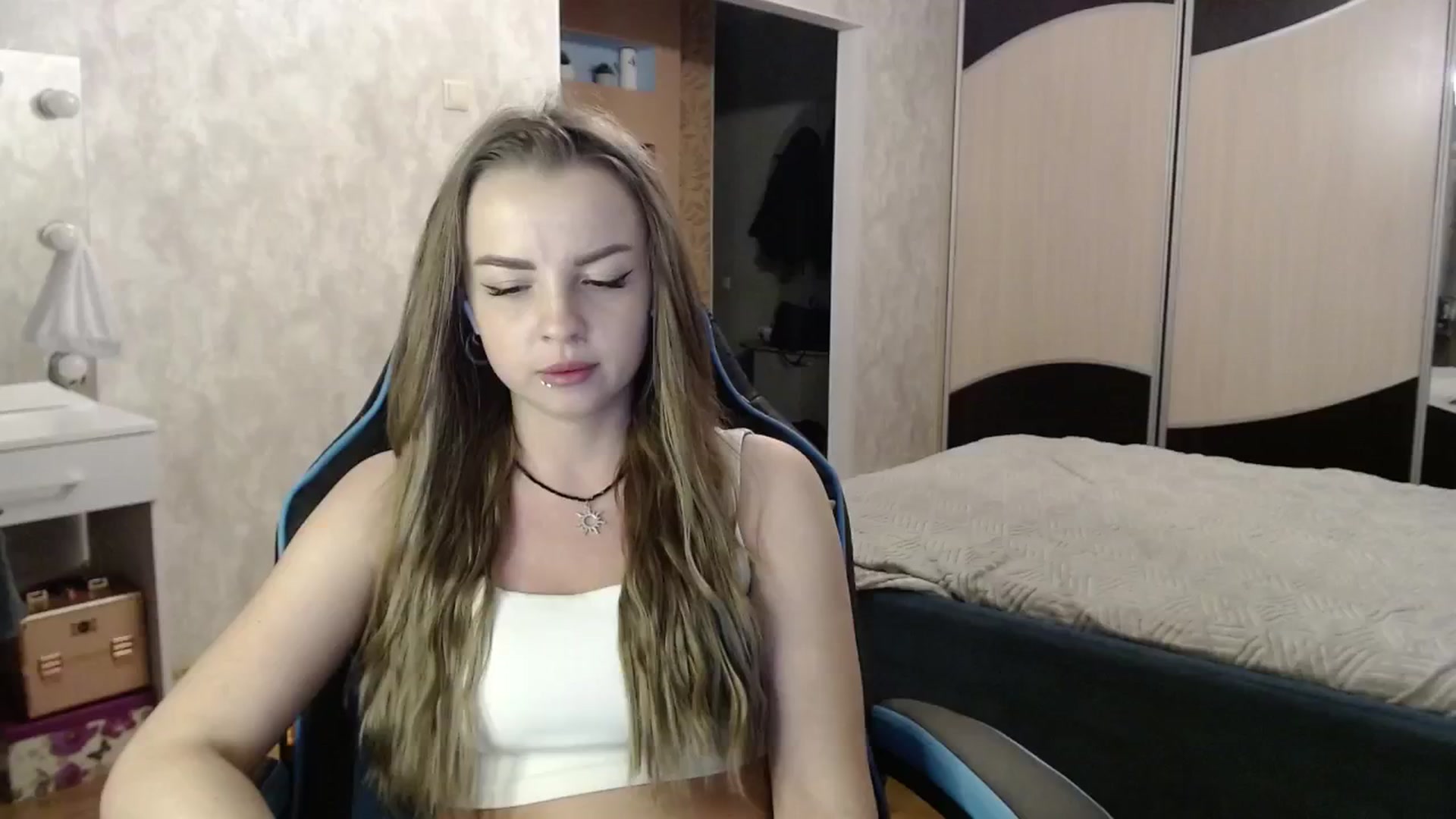 Gallery image thumbnail from Lio_noy's myfreecams stream on, 11/28/2024, 23:29 image 8 of 20