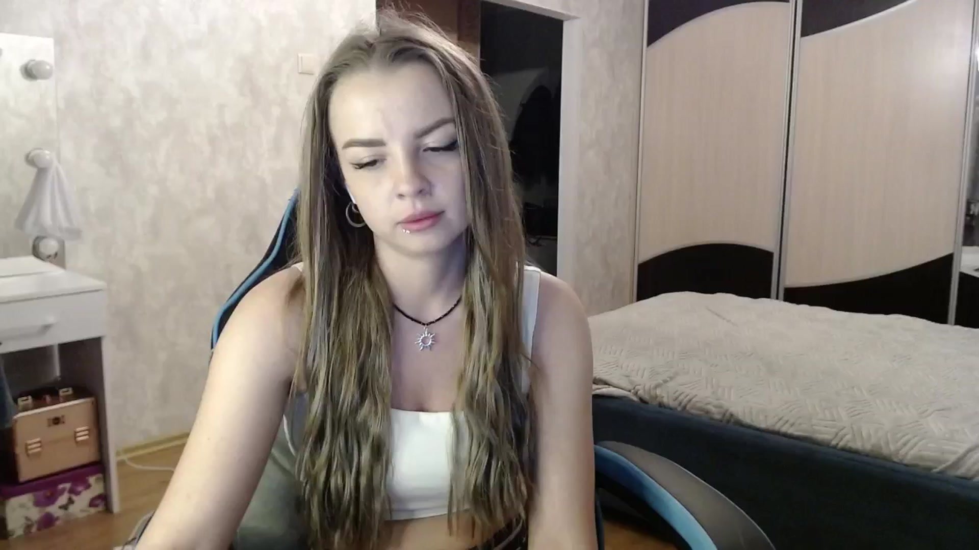 Gallery image thumbnail from Lio_noy's myfreecams stream on, 11/28/2024, 23:29 image 2 of 20