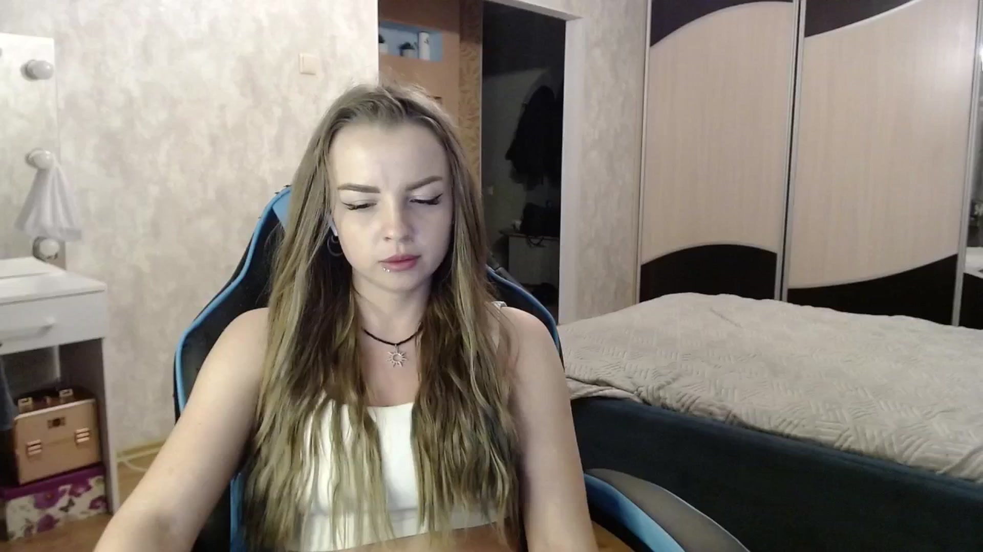 Gallery image thumbnail from Lio_noy's myfreecams stream on, 11/28/2024, 23:29 image 12 of 20