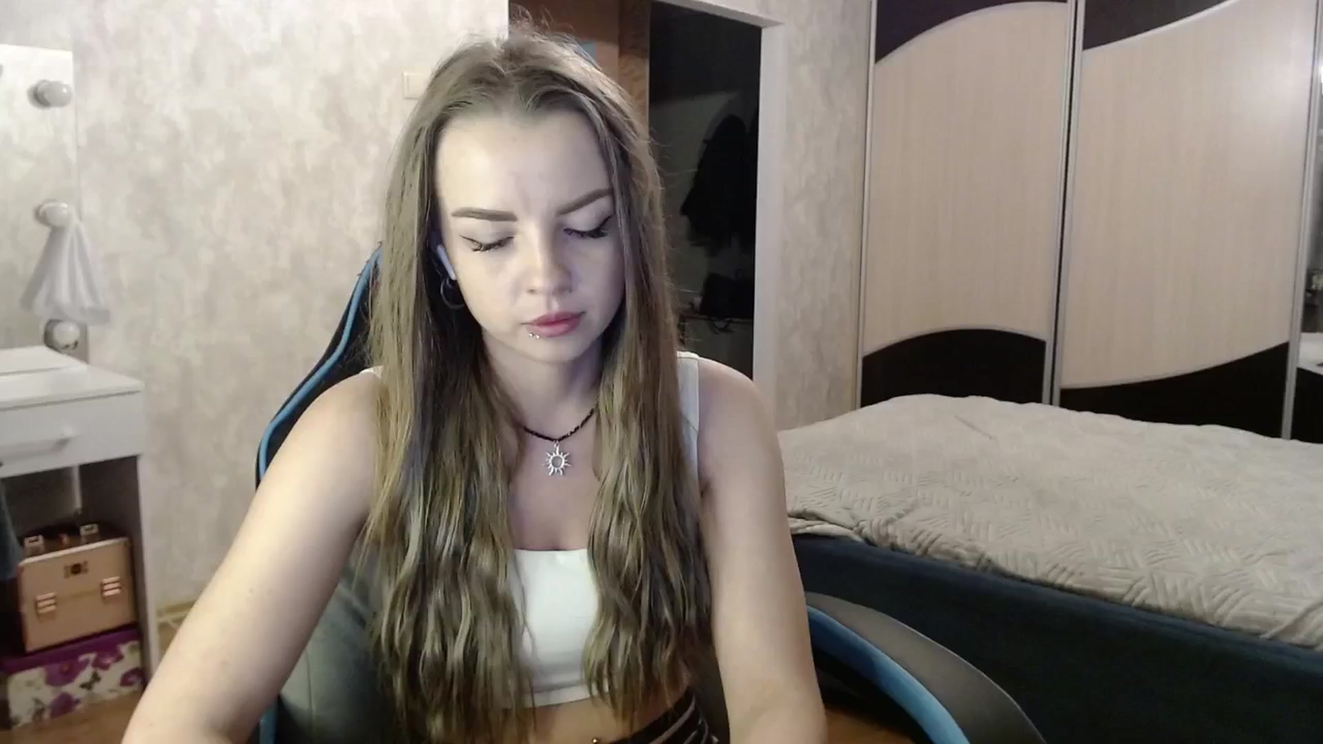 Gallery image thumbnail from Lio_noy's myfreecams stream on, 11/28/2024, 23:29 image 4 of 20
