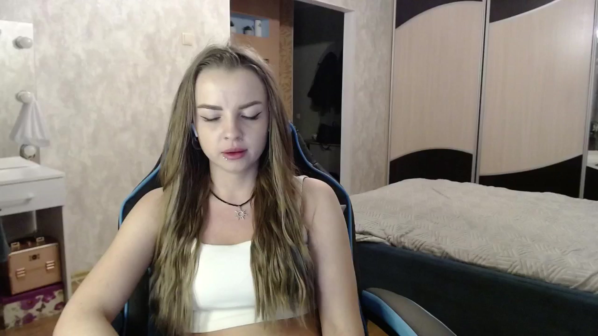 Gallery image thumbnail from Lio_noy's myfreecams stream on, 11/28/2024, 23:29 image 9 of 20