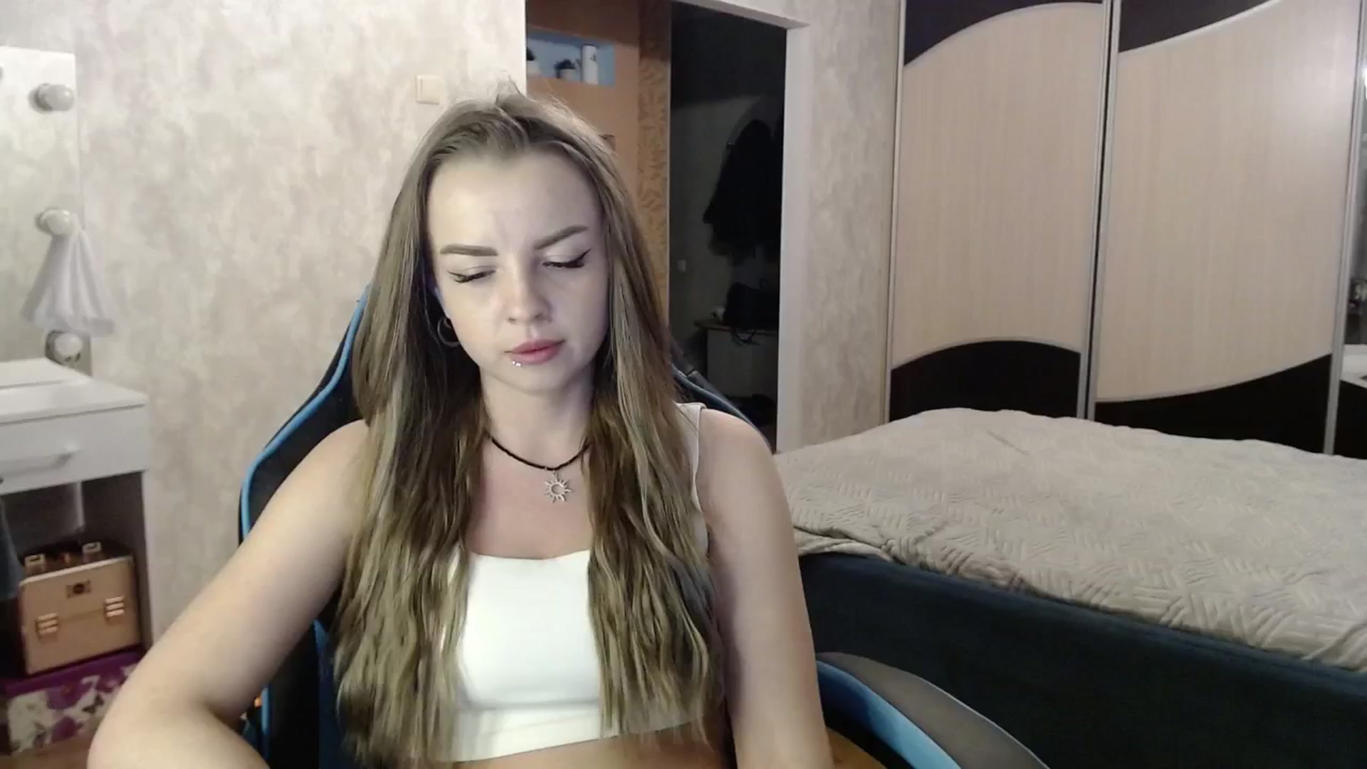 Gallery image thumbnail from Lio_noy's myfreecams stream on, 11/28/2024, 23:29 image 7 of 20