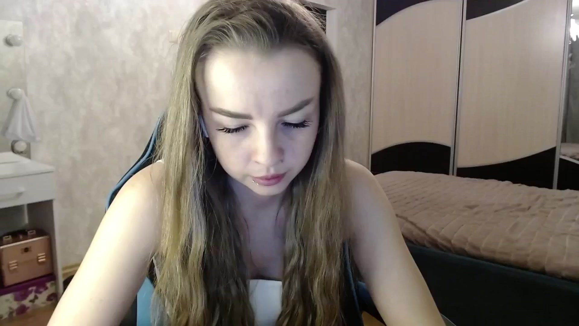 Gallery image thumbnail from Lio_noy's myfreecams stream on, 12/10/2024, 22:47 image 6 of 20