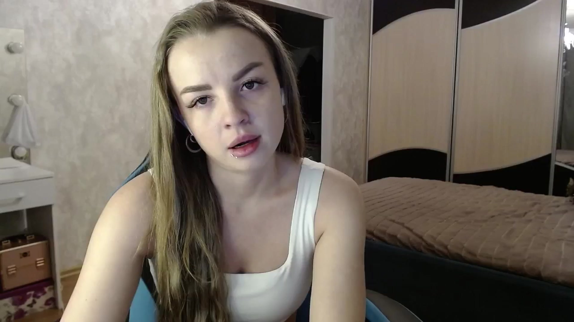 Gallery image thumbnail from Lio_noy's myfreecams stream on, 12/10/2024, 23:29 image 2 of 20
