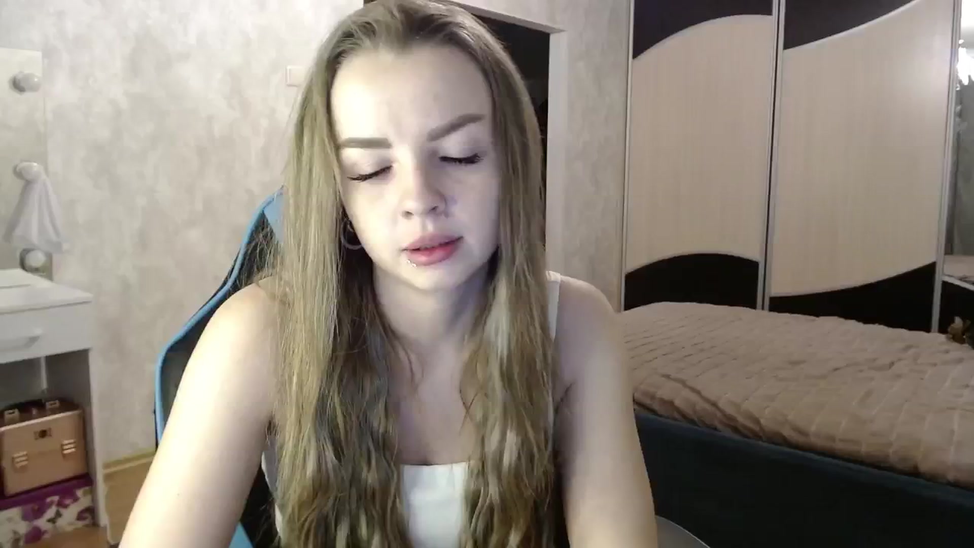 Gallery image thumbnail from Lio_noy's myfreecams stream on, 12/10/2024, 23:29 image 10 of 20