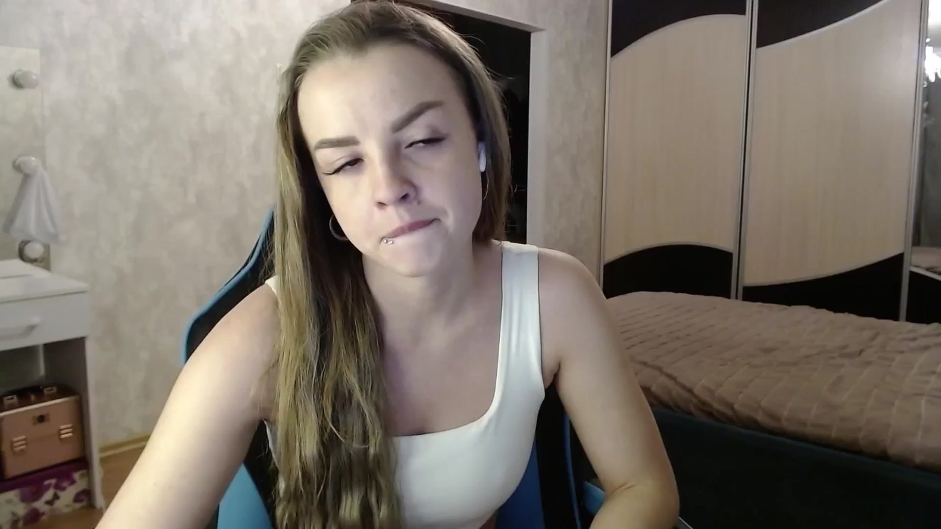 Gallery image thumbnail from Lio_noy's myfreecams stream on, 12/10/2024, 23:29 image 1 of 20