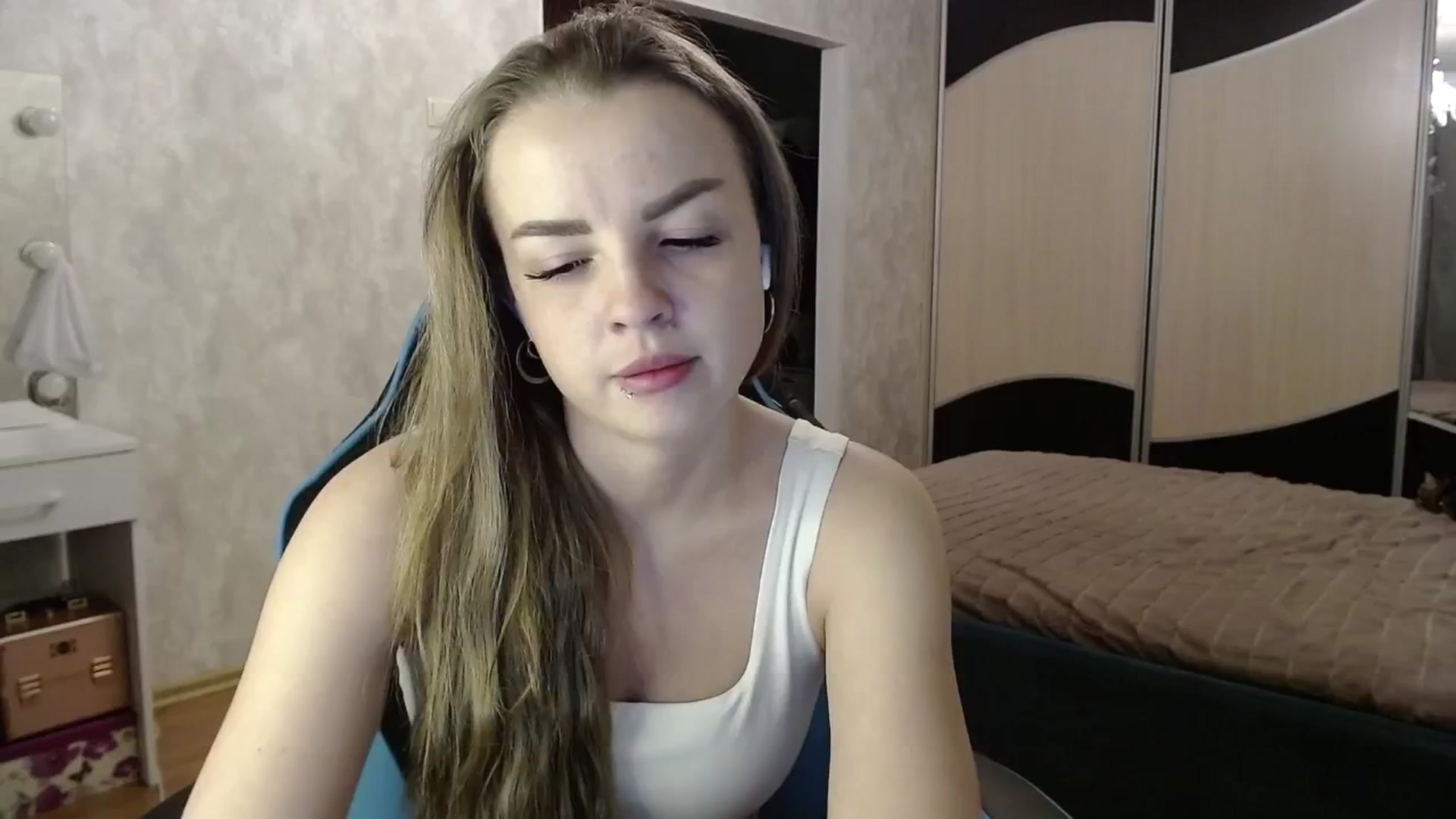 Gallery image thumbnail from Lio_noy's myfreecams stream on, 12/10/2024, 23:29 image 7 of 20