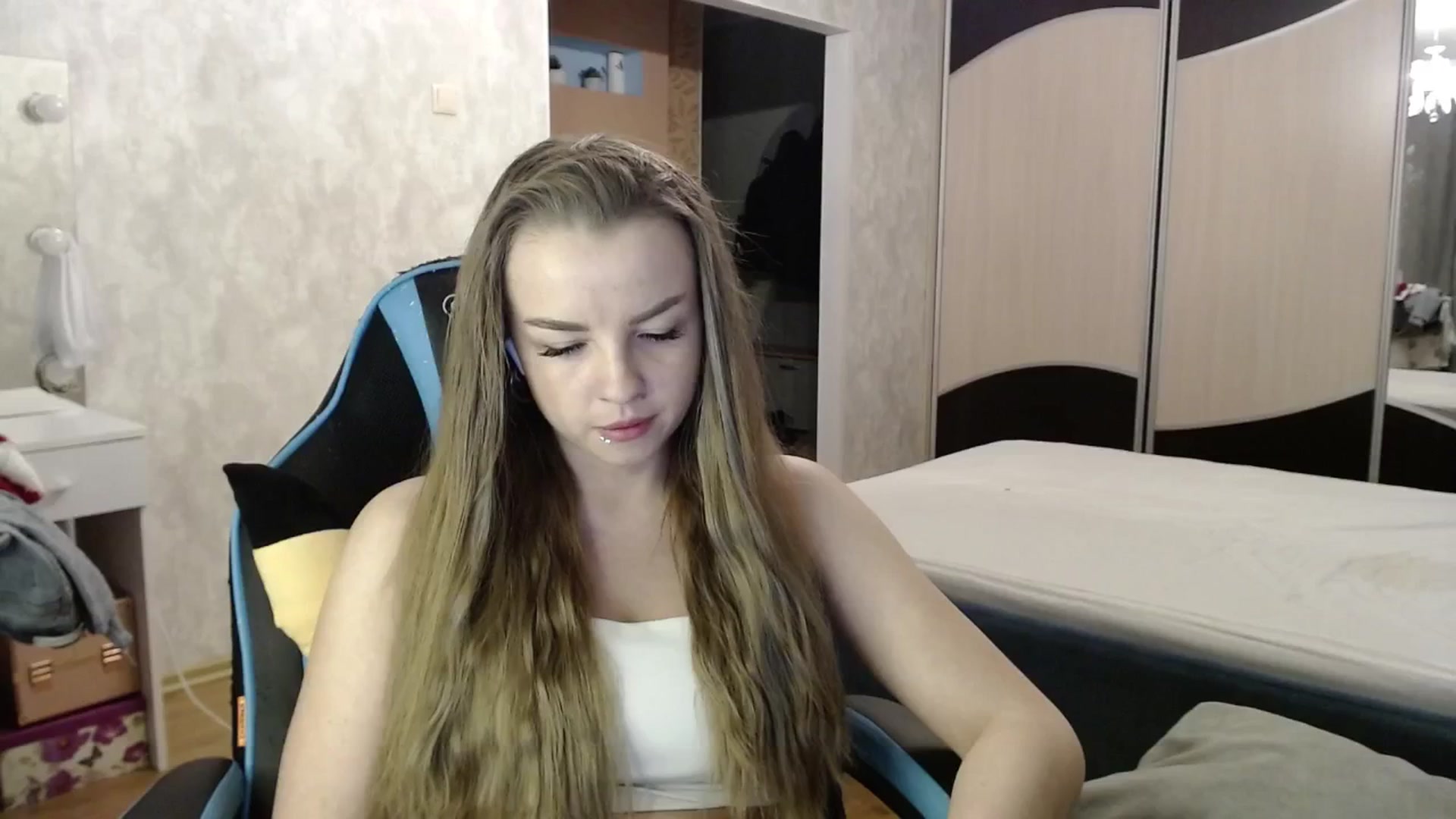 Gallery image thumbnail from Lio_noy's myfreecams stream on, 12/13/2024, 01:11 image 10 of 20