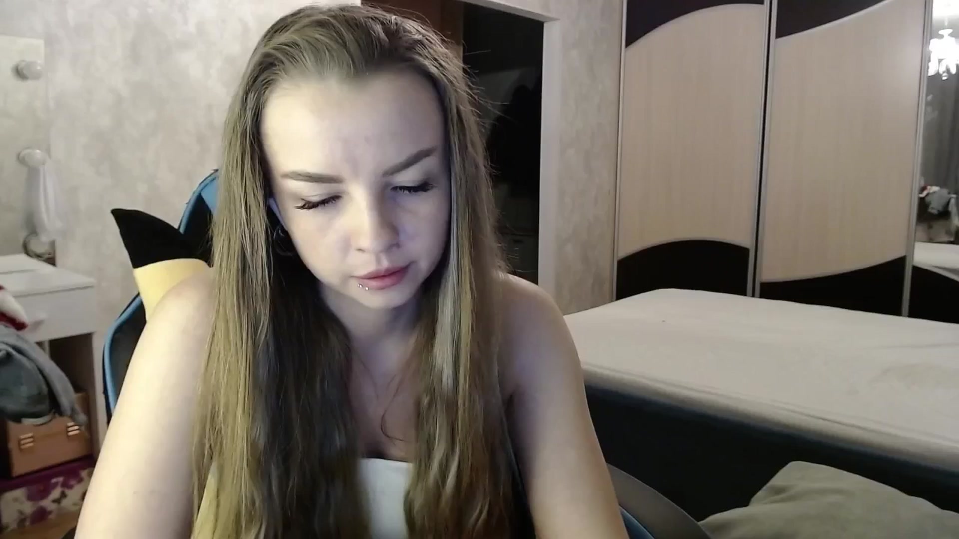 Gallery image thumbnail from Lio_noy's myfreecams stream on, 12/13/2024, 01:11 image 17 of 20