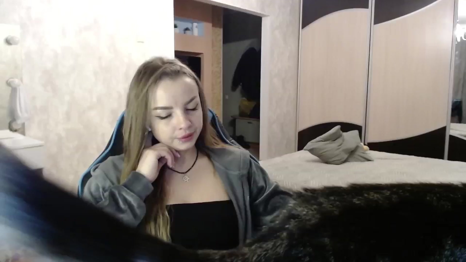 Gallery image thumbnail from Lio_noy's myfreecams stream on, 12/16/2024, 23:22 image 7 of 20