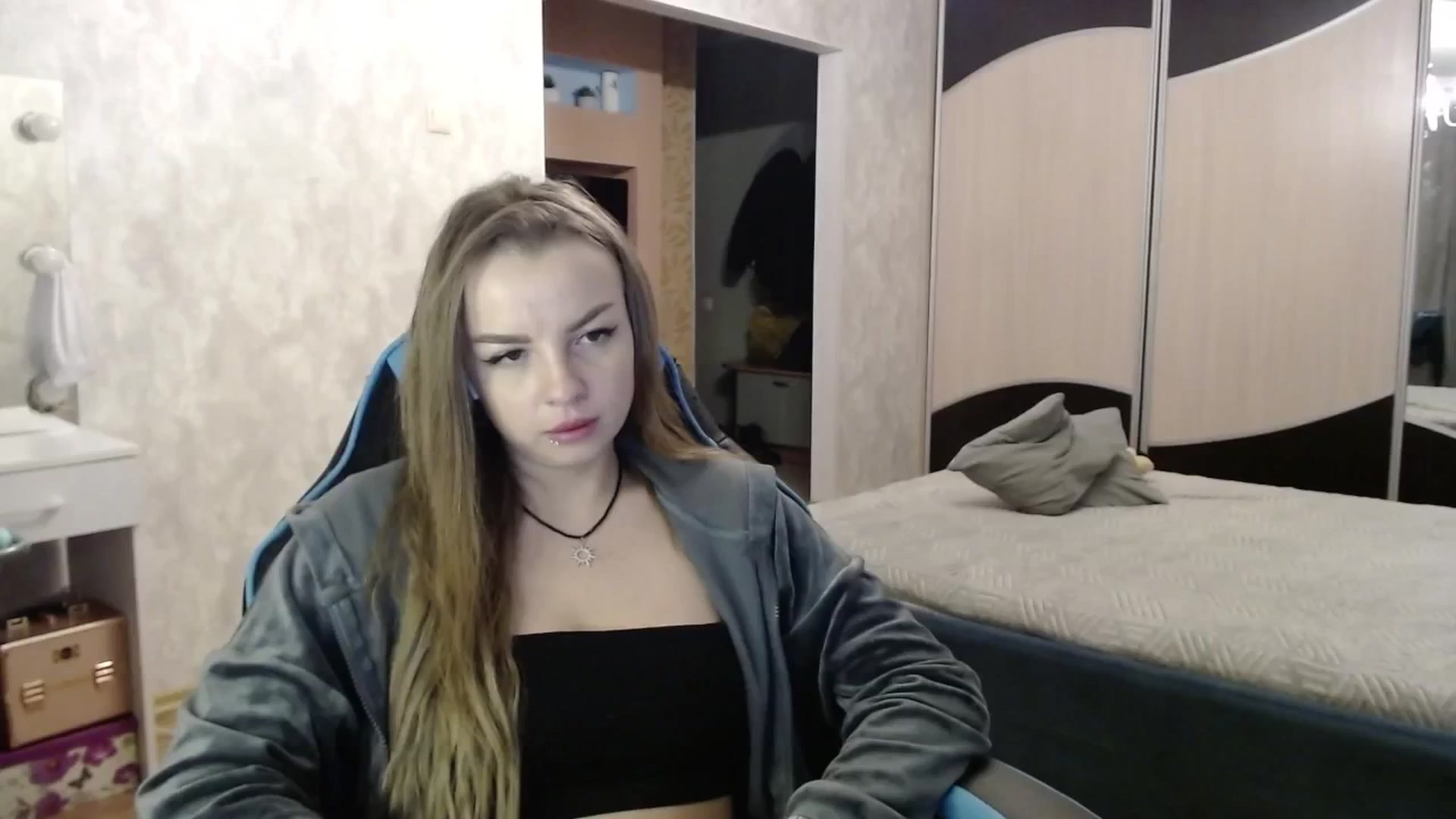 Gallery image thumbnail from Lio_noy's myfreecams stream on, 12/16/2024, 23:22 image 6 of 20