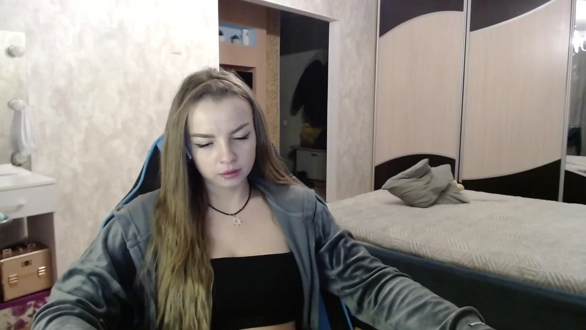 Gallery image thumbnail from Lio_noy's myfreecams stream on, 12/16/2024, 23:22 image 4 of 20