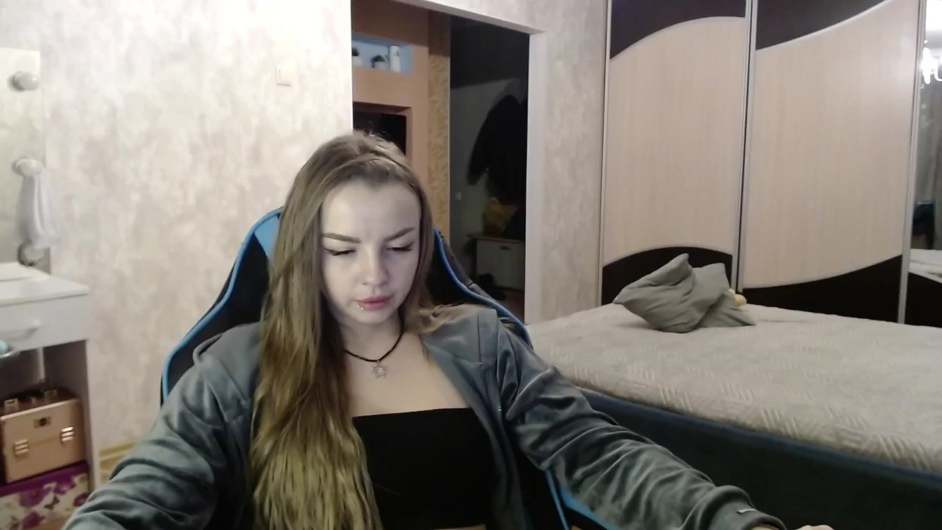 Gallery image thumbnail from Lio_noy's myfreecams stream on, 12/16/2024, 23:22 image 12 of 20