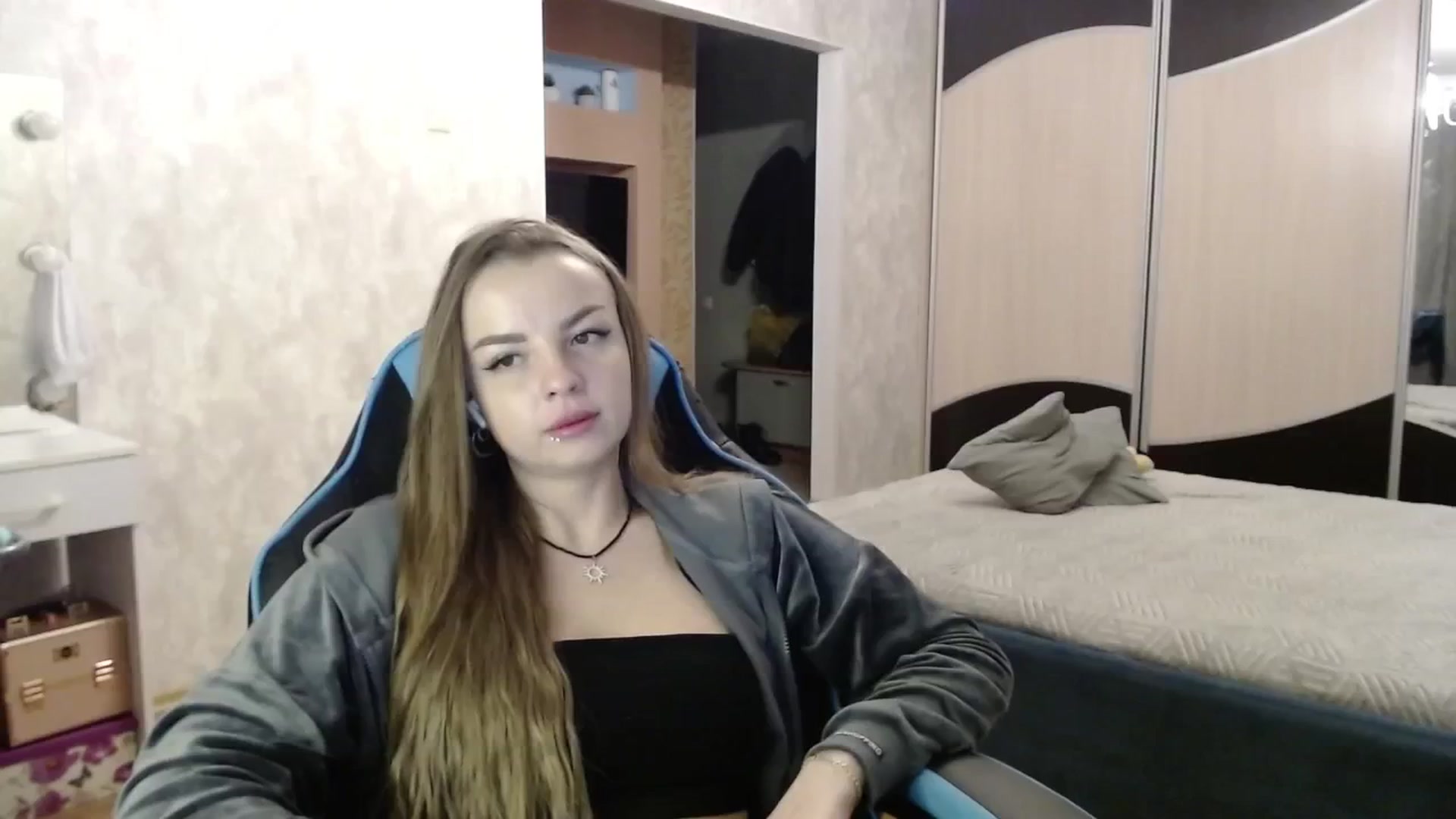 Gallery image thumbnail from Lio_noy's myfreecams stream on, 12/16/2024, 23:22 image 11 of 20