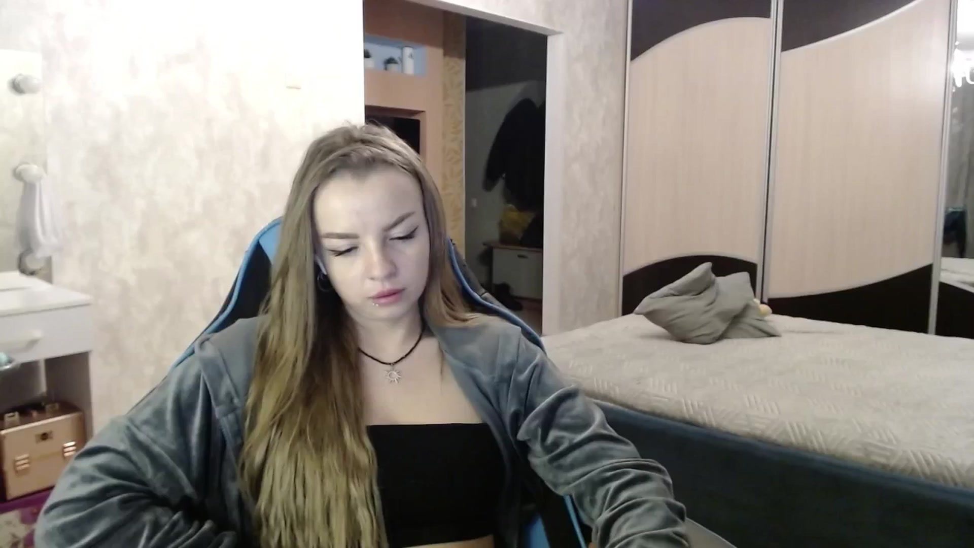 Gallery image thumbnail from Lio_noy's myfreecams stream on, 12/16/2024, 23:22 image 9 of 20