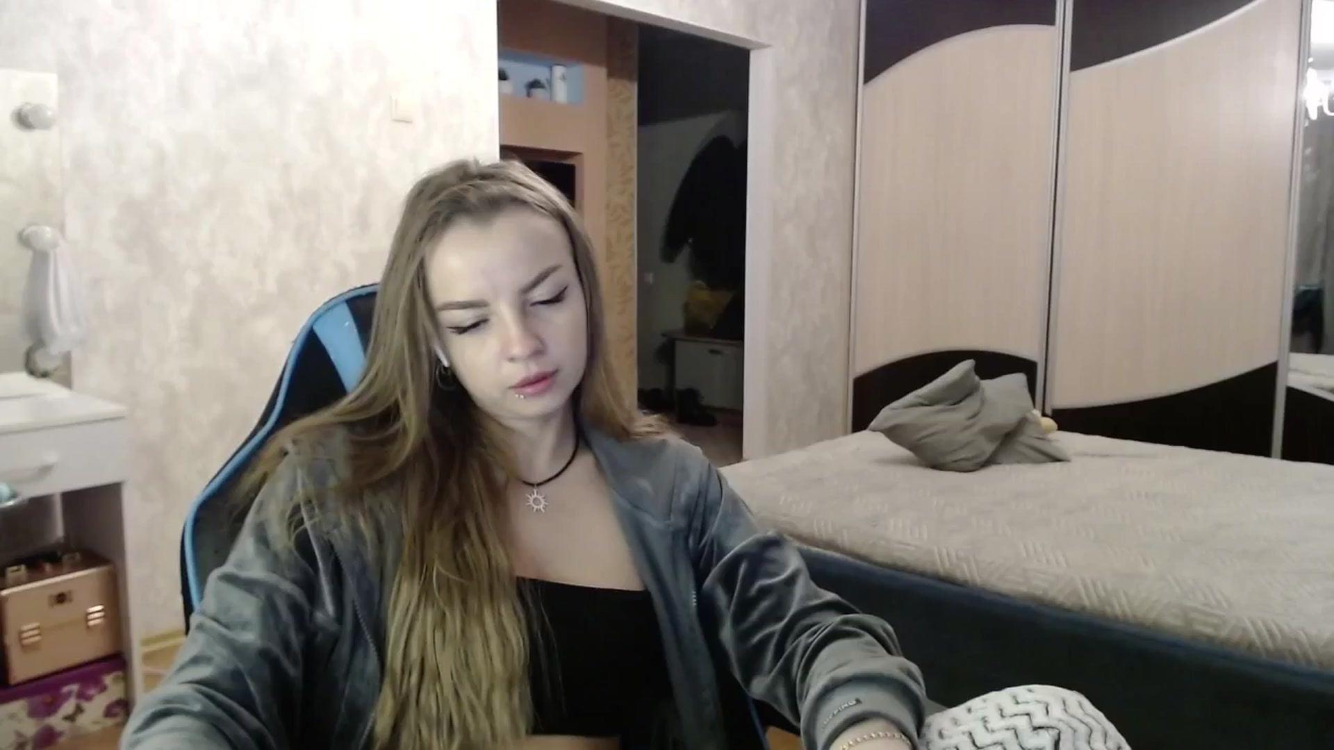 Gallery image thumbnail from Lio_noy's myfreecams stream on, 12/16/2024, 23:22 image 20 of 20