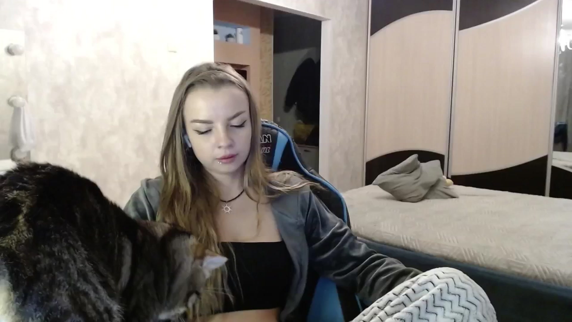 Gallery image thumbnail from Lio_noy's myfreecams stream on, 12/17/2024, 24:03 image 1 of 20