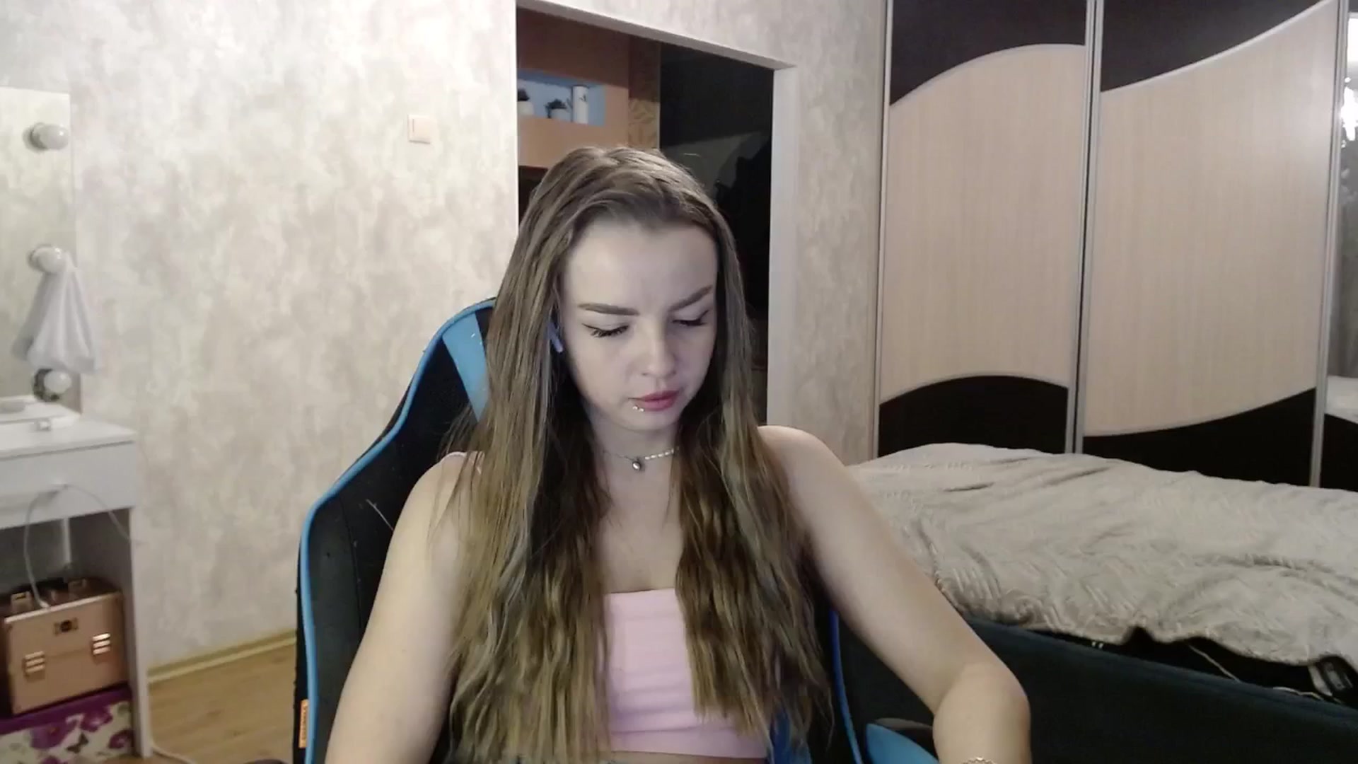 Gallery image thumbnail from Lio_noy's myfreecams stream on, 12/20/2024, 01:05 image 1 of 20