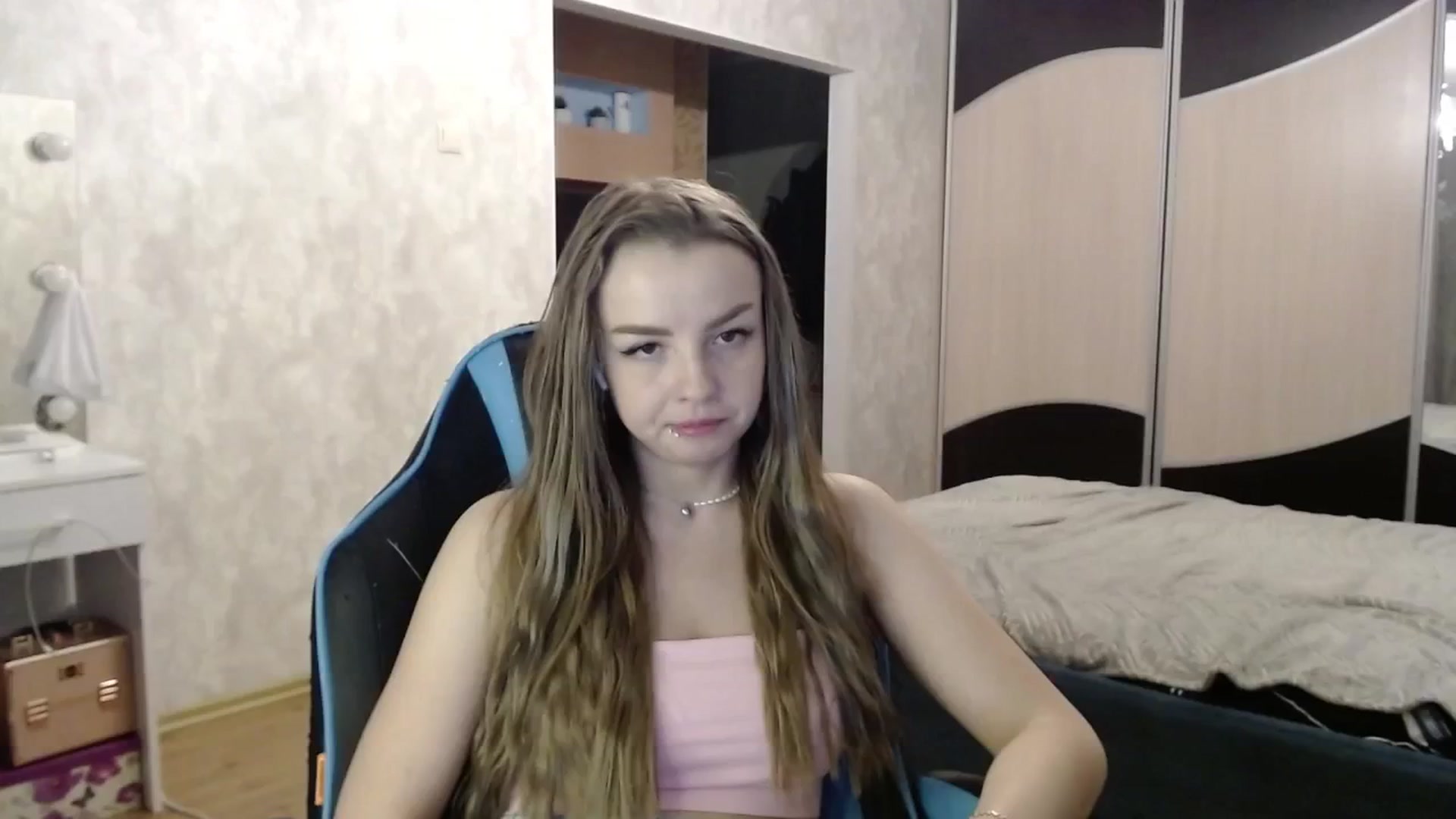 Gallery image thumbnail from Lio_noy's myfreecams stream on, 12/20/2024, 01:05 image 10 of 20