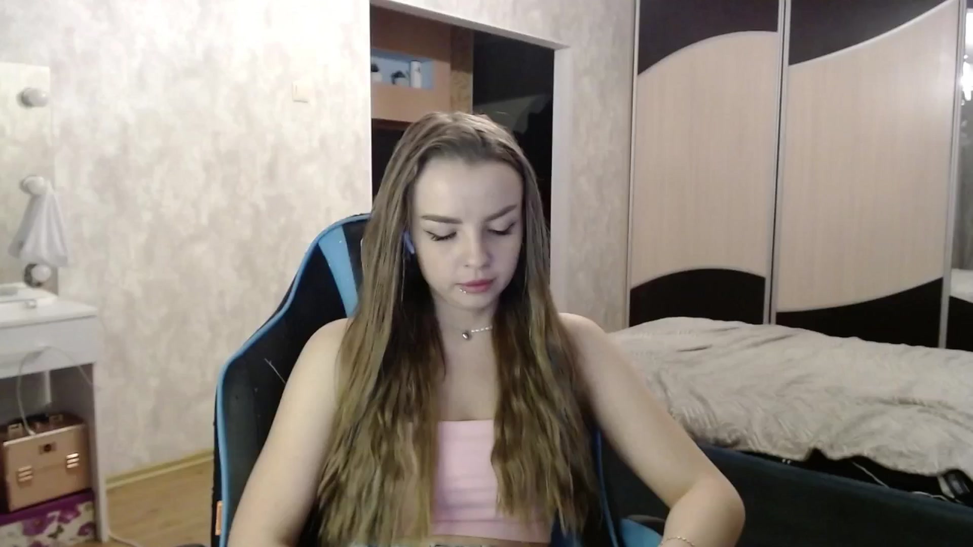 Gallery image thumbnail from Lio_noy's myfreecams stream on, 12/20/2024, 01:05 image 6 of 20