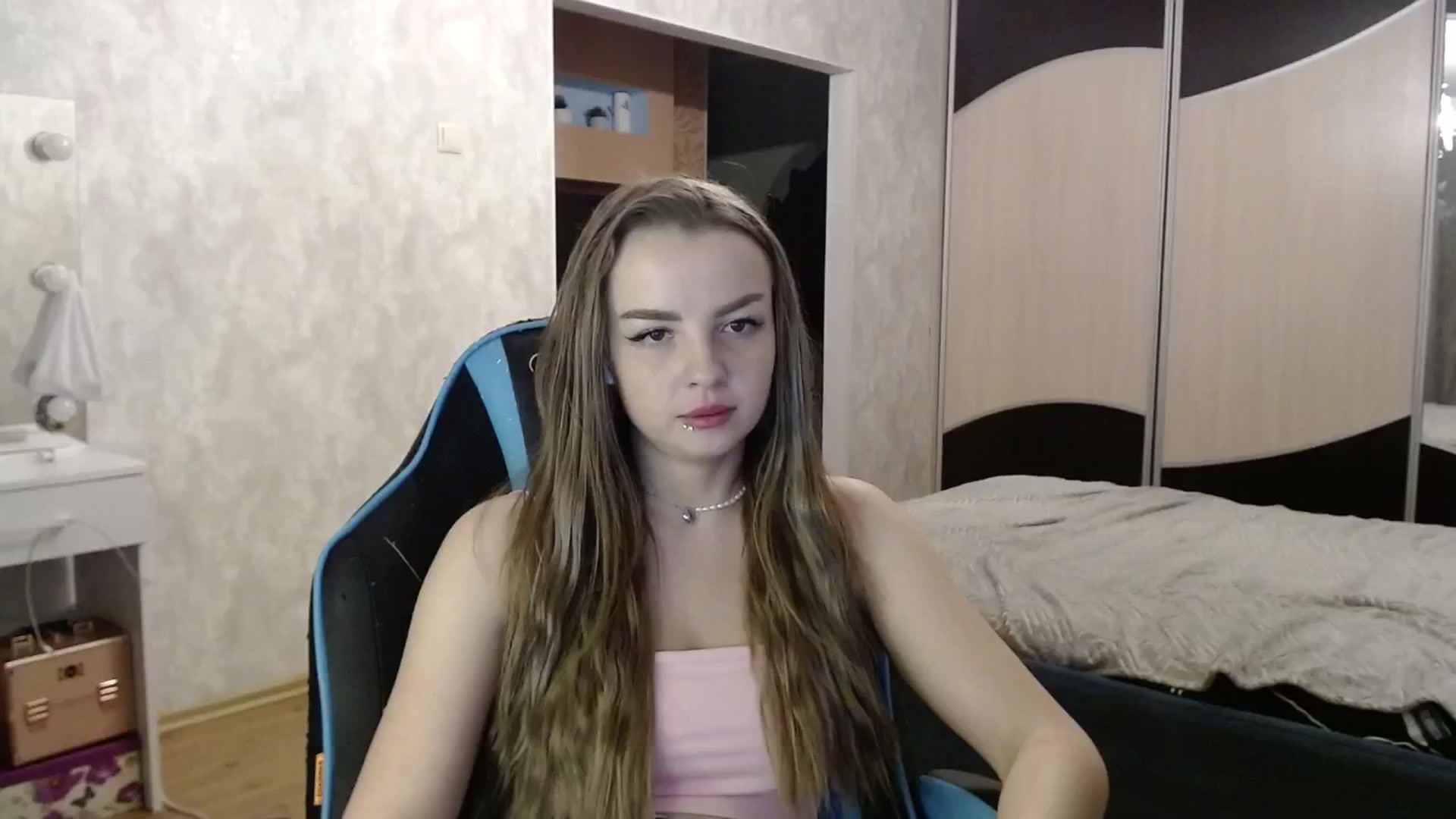 Gallery image thumbnail from Lio_noy's myfreecams stream on, 12/20/2024, 01:05 image 12 of 20