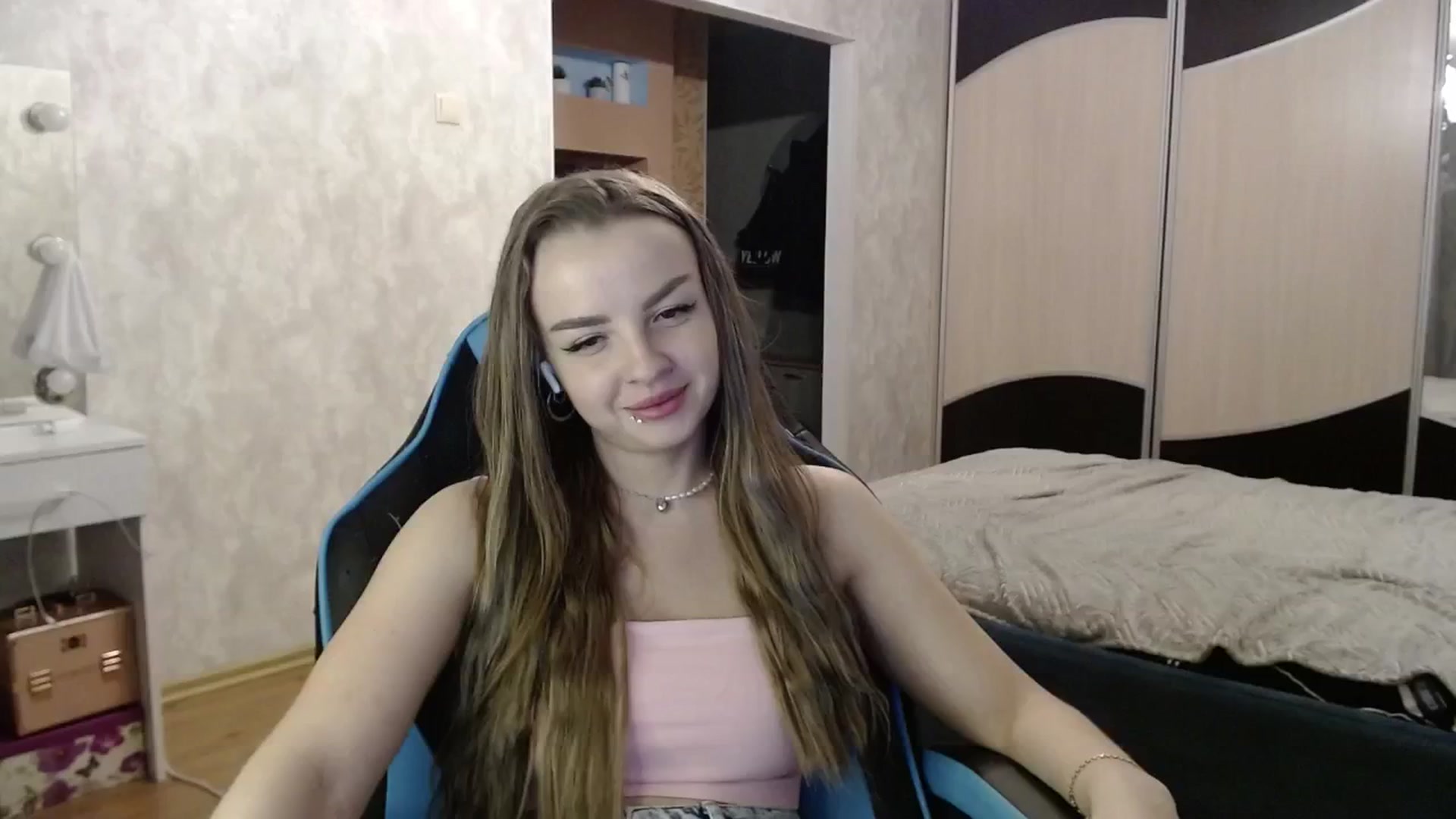Gallery image thumbnail from Lio_noy's myfreecams stream on, 12/20/2024, 01:05 image 20 of 20