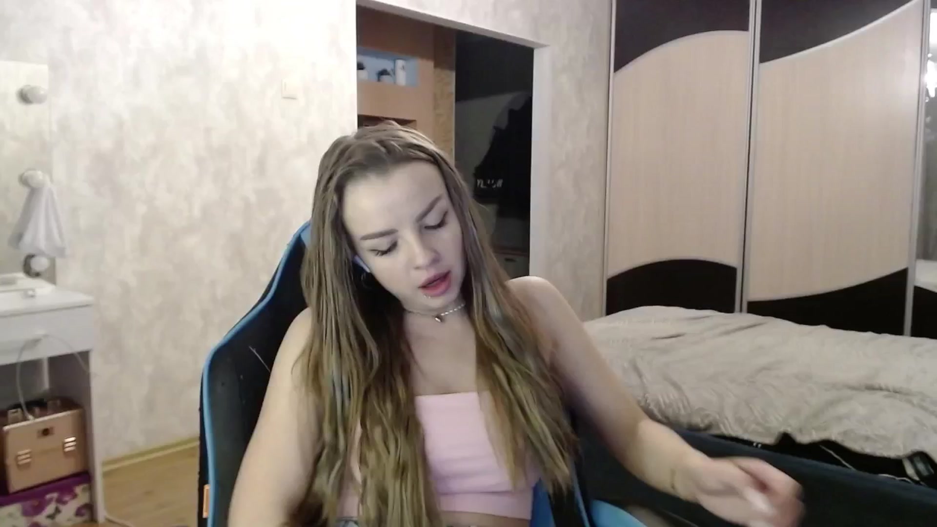 Gallery image thumbnail from Lio_noy's myfreecams stream on, 12/20/2024, 01:05 image 9 of 20