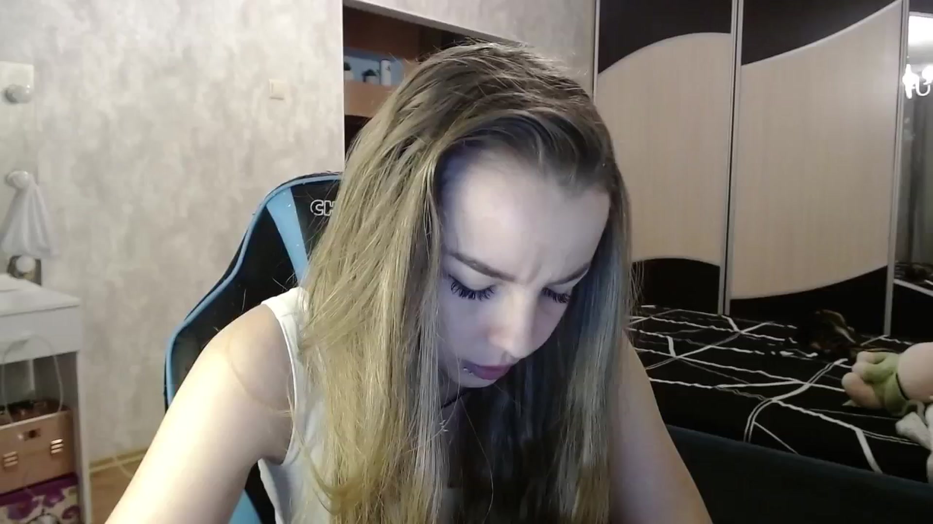 Gallery image thumbnail from Lio_noy's myfreecams stream on, 12/21/2024, 22:29 image 5 of 20