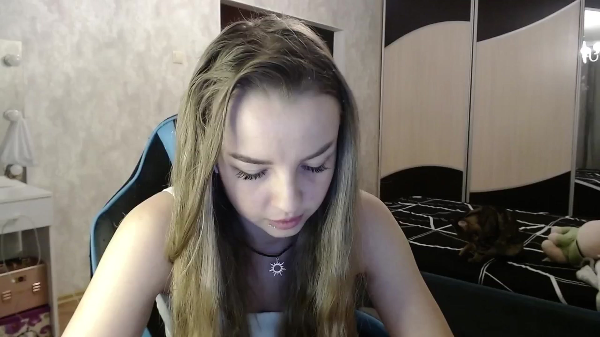 Gallery image thumbnail from Lio_noy's myfreecams stream on, 12/21/2024, 22:29 image 14 of 20