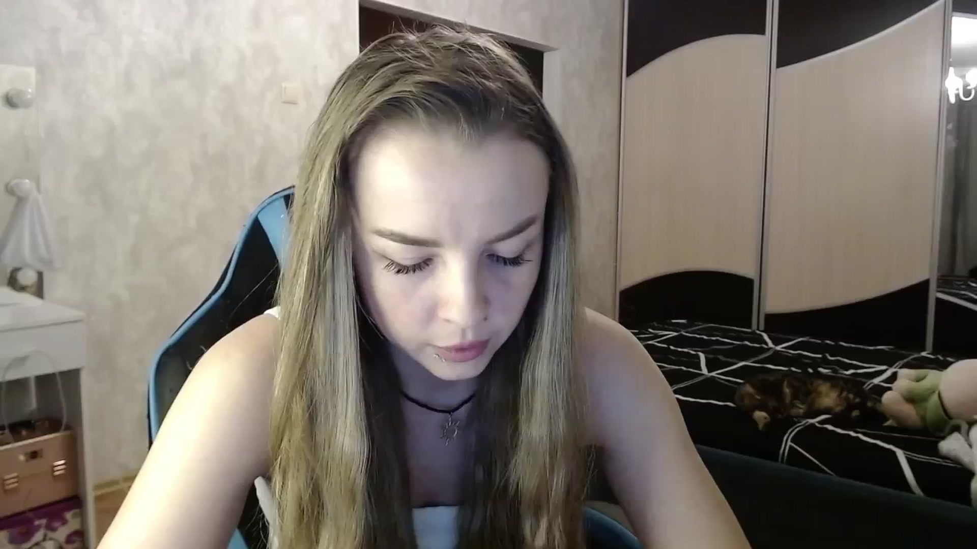 Gallery image thumbnail from Lio_noy's myfreecams stream on, 12/21/2024, 22:29 image 16 of 20