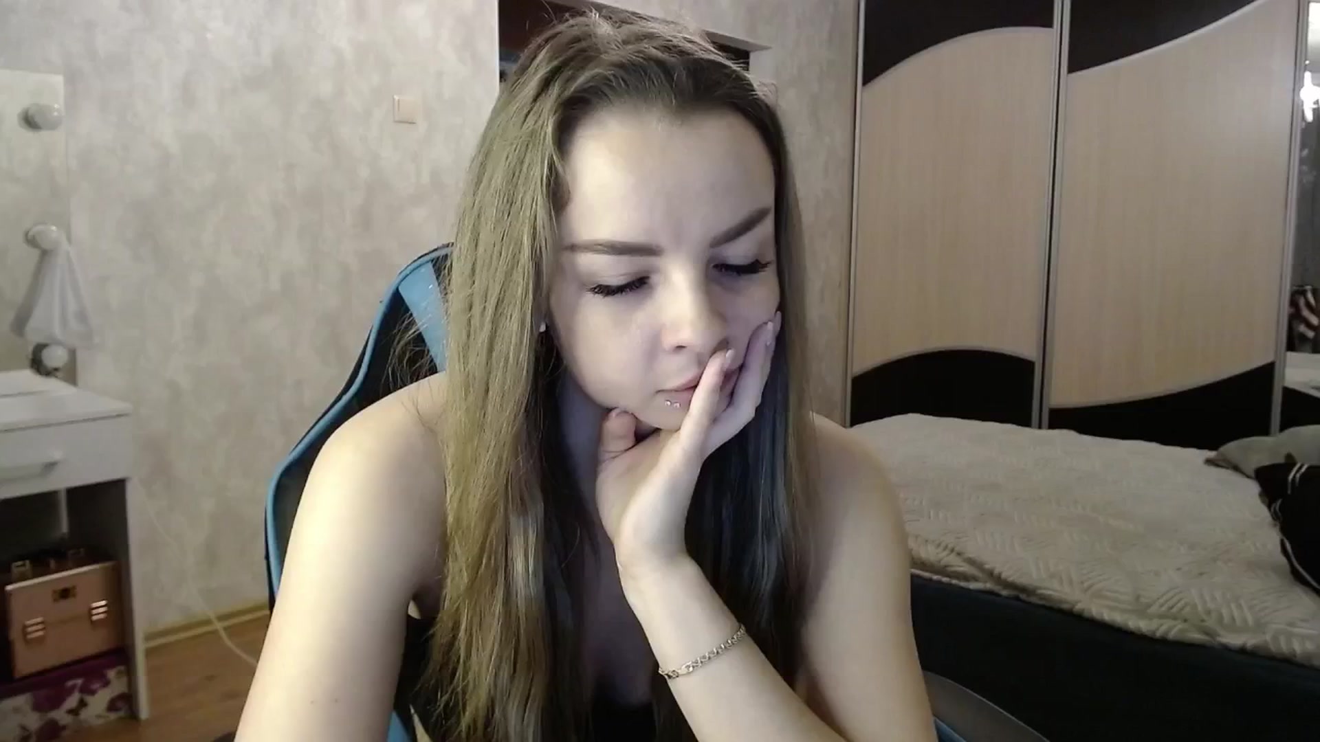 Gallery image thumbnail from Lio_noy's myfreecams stream on, 12/26/2024, 24:03 image 4 of 20