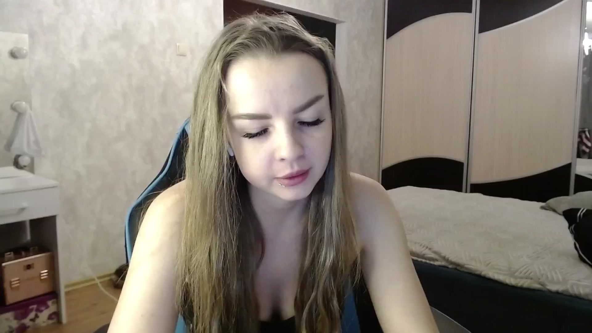 Gallery image thumbnail from Lio_noy's myfreecams stream on, 12/26/2024, 24:03 image 13 of 20