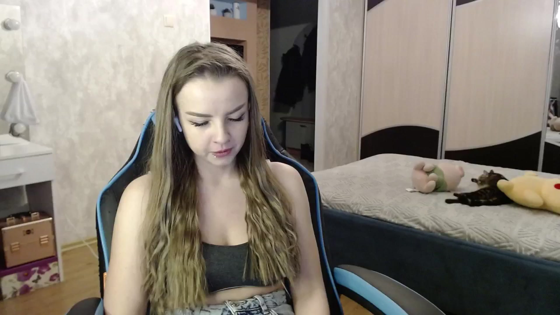 Gallery image thumbnail from Lio_noy's myfreecams stream on, 12/27/2024, 22:36 image 9 of 20